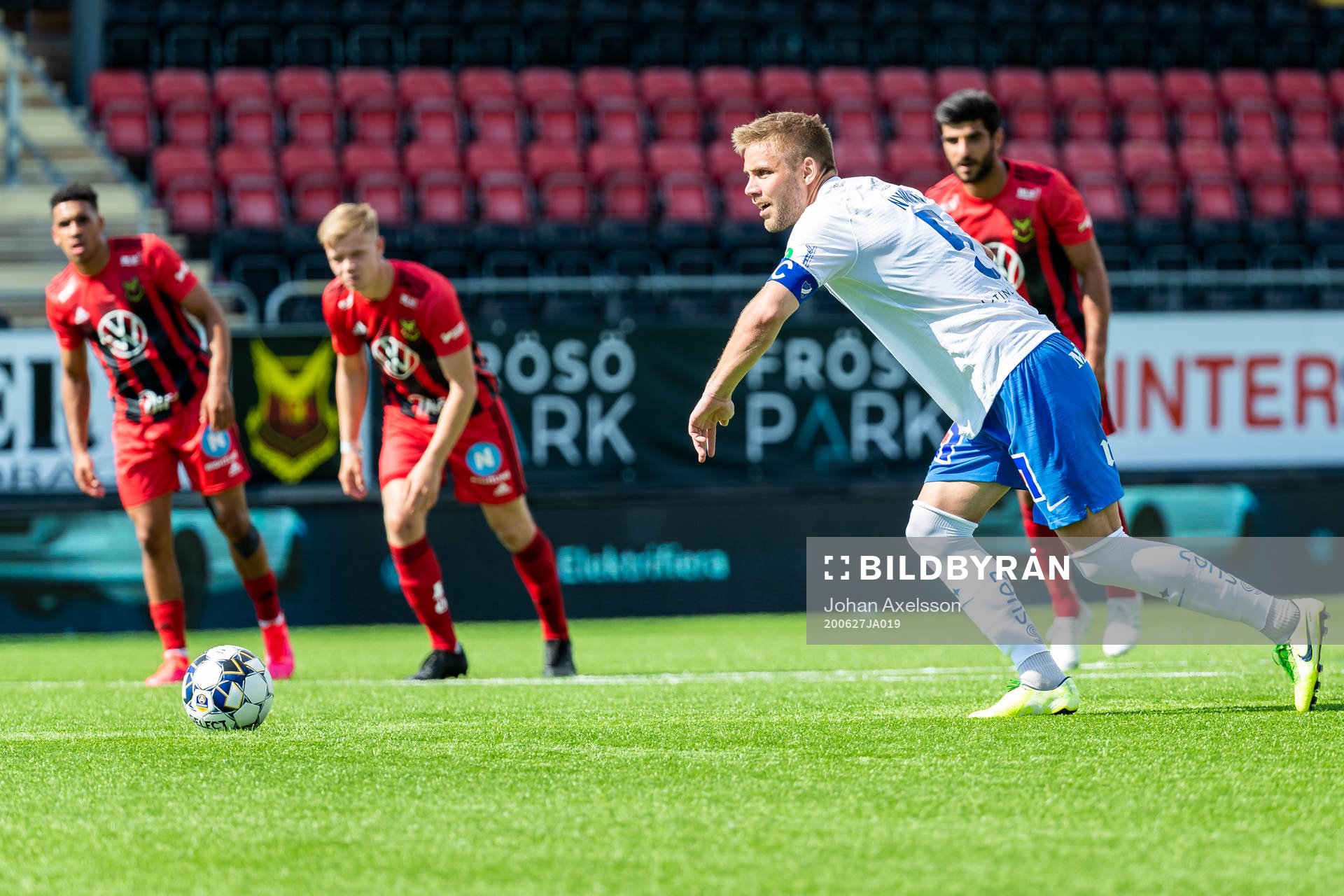 IFK Norrköpings Christoffer Nyman slår en straff