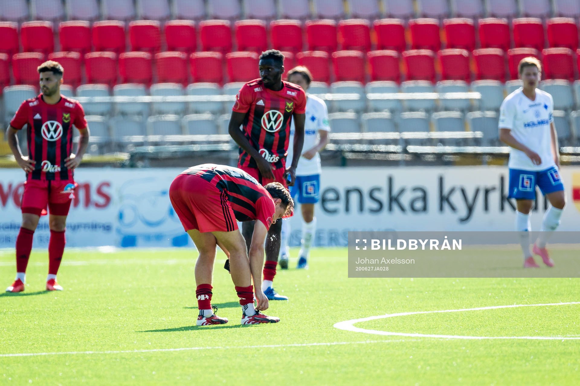 Östersunds Charlie Colkett deppar