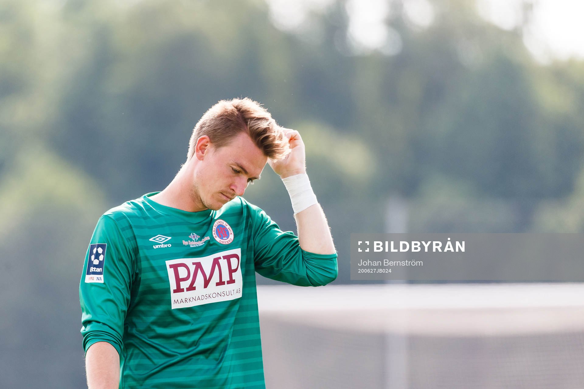 Karlslunds målvakt Jakob Kindberg deppar