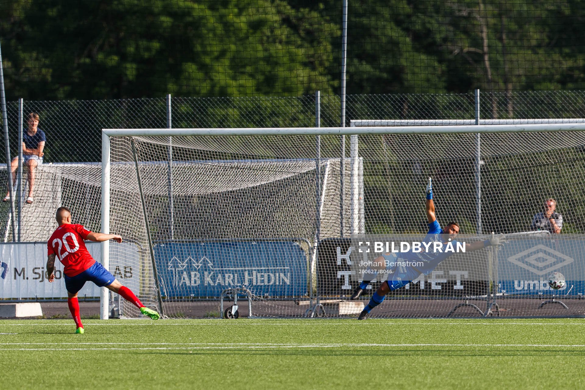 Karlslunds Sermed Habib gör 2-1 på straff