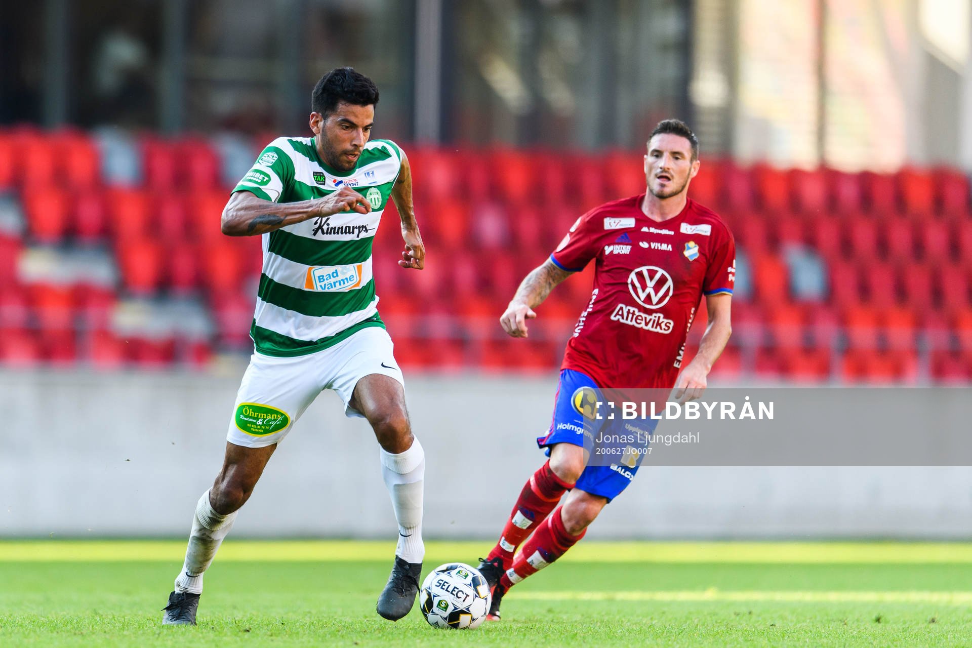 Västerås Pedro Ribeiro och Östers James Keene