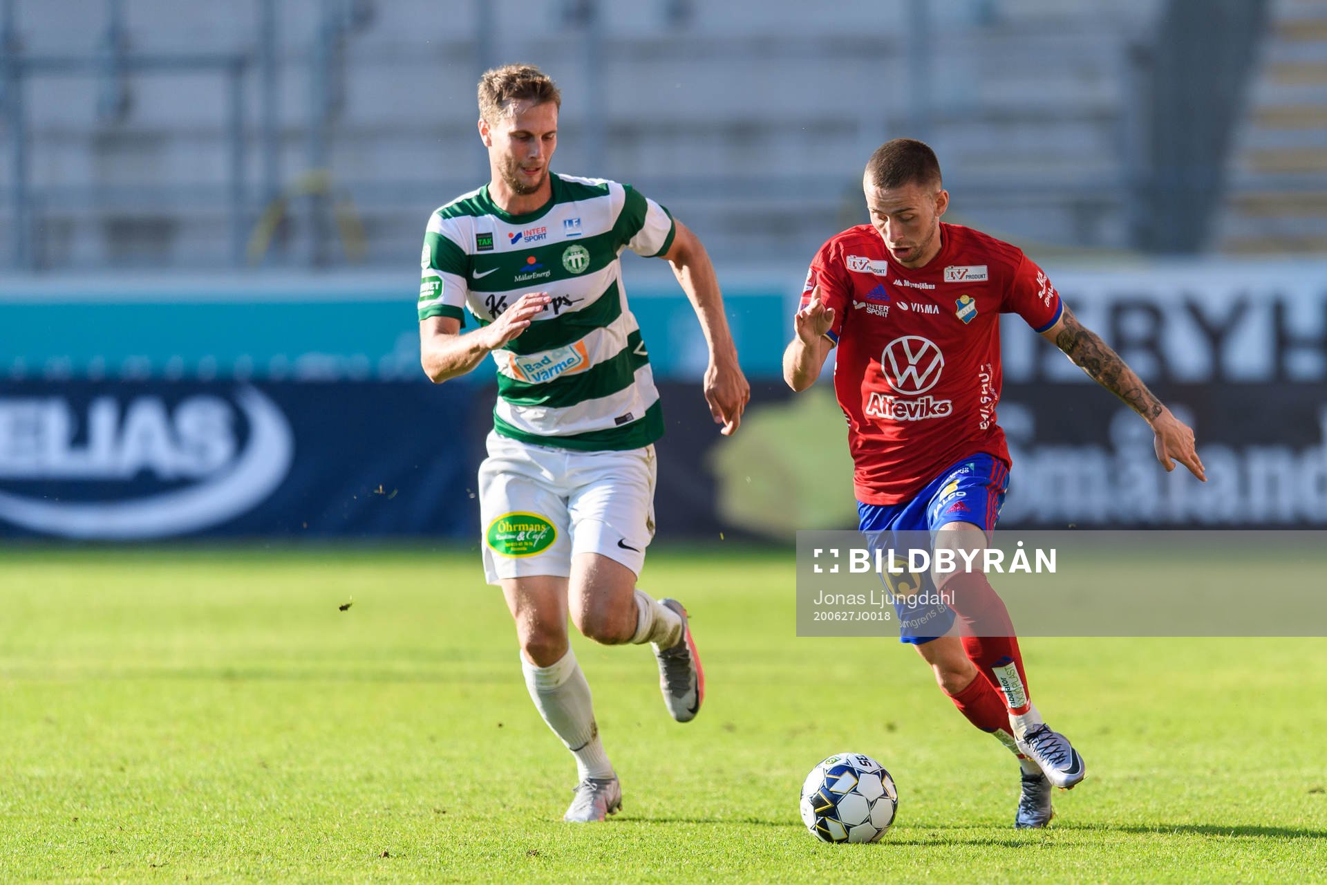 Västerås Jonas Hellgren och Östers Petar Petrovic