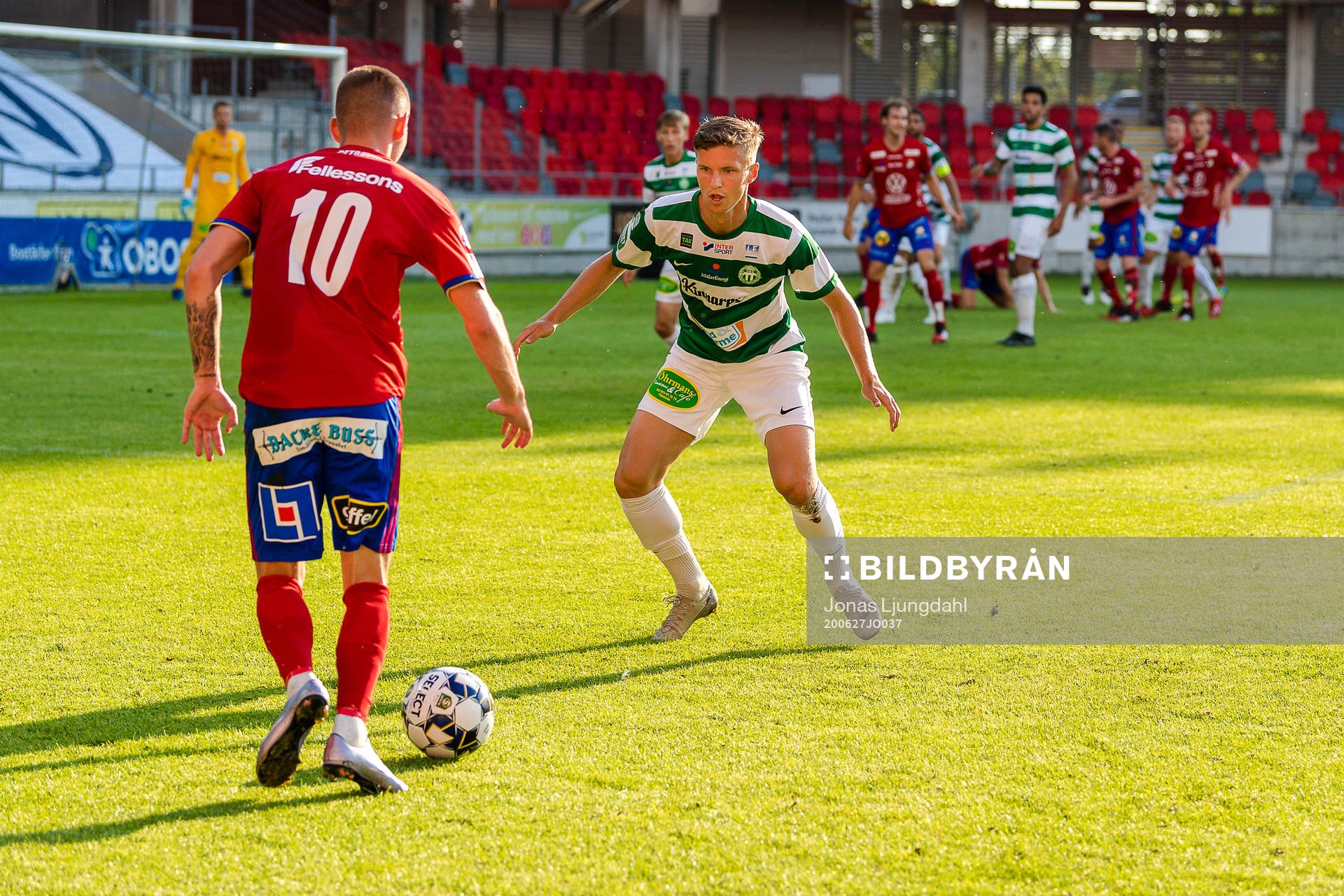 Östers Petar Petrovic och Västerås Samuel Holm