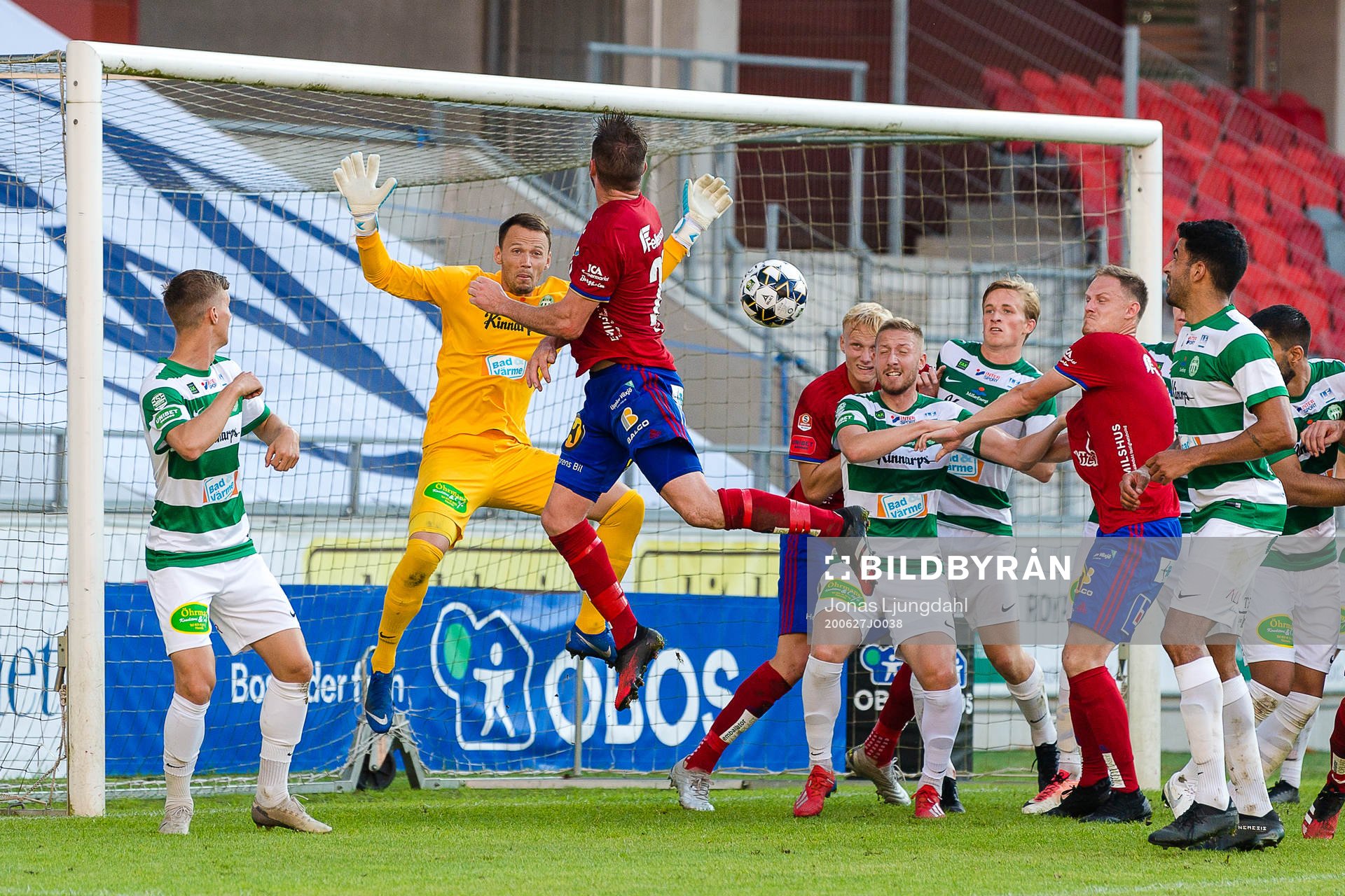 Västerås målvakt Anton Fagerström under fotbollsmatchen i Superettan mellan Öster och Västerås SK den 27 juni 2020 i Växjö.