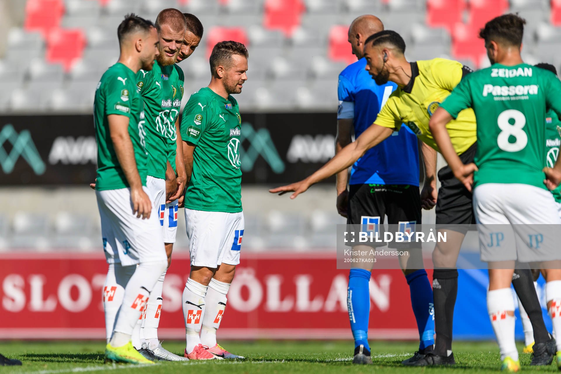 Domare Farouk Nehdi ställer muren på plats