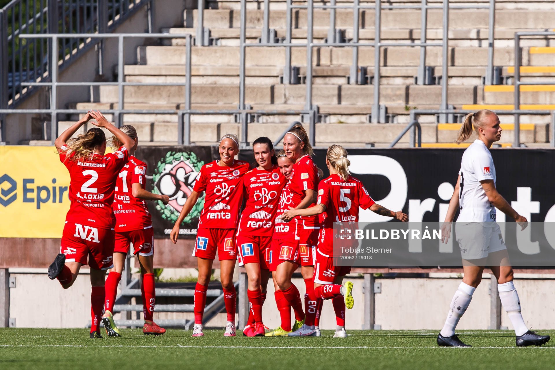 Örebros Cali Farquharson gör 2-2 och jublar med