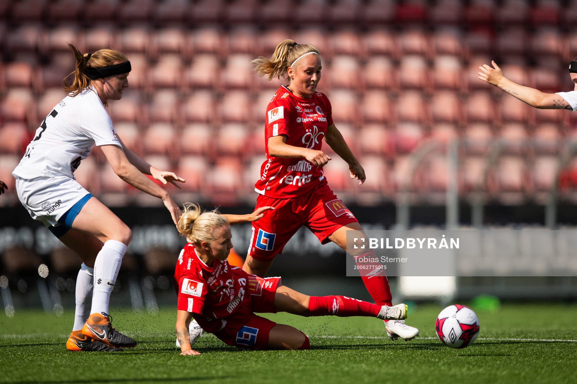 Eskilstunas Vaila Barsley och Örebros Nathalie Hoff