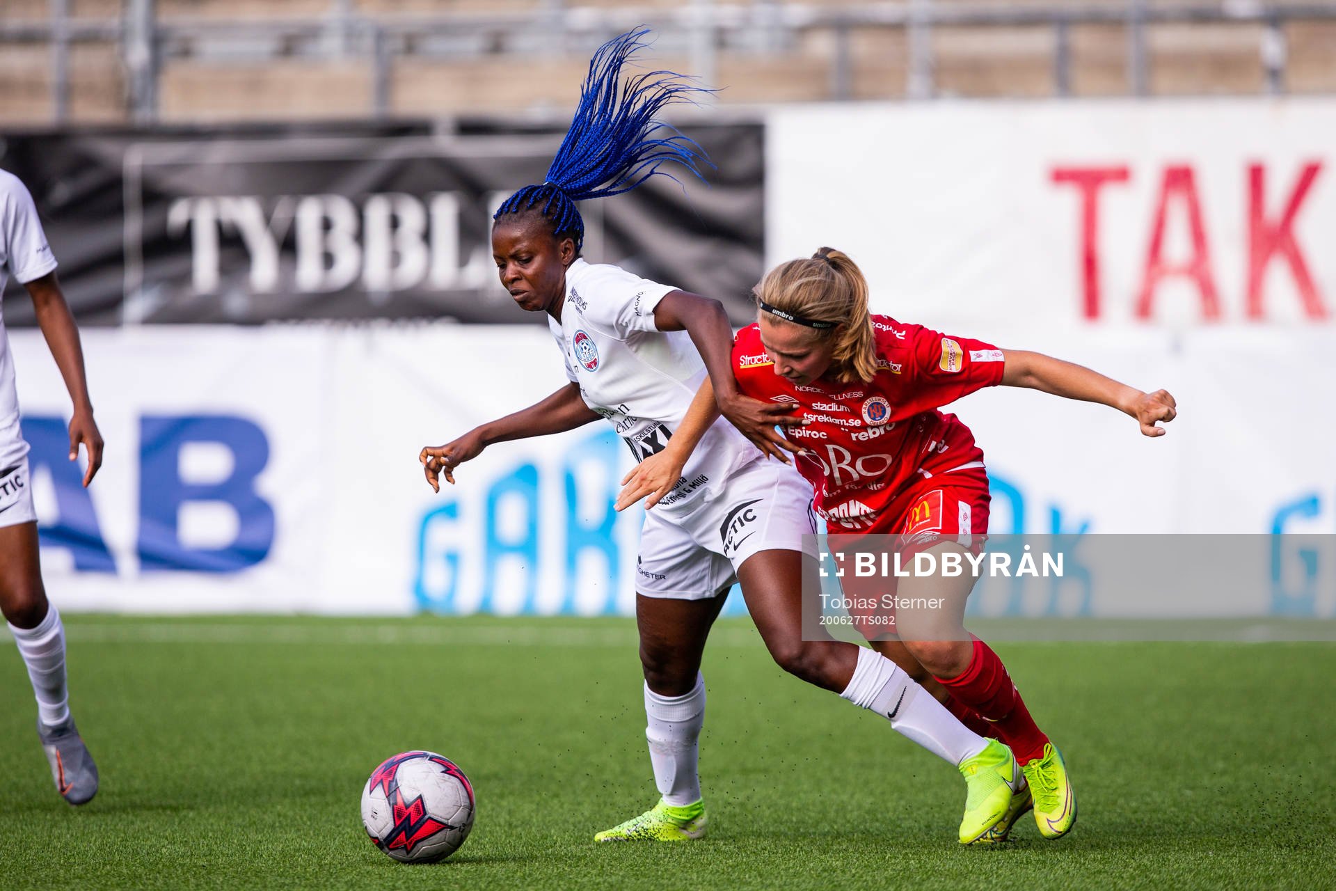 Eskilstunas Sonia Okobi och Örebros Heidi Kollanen
