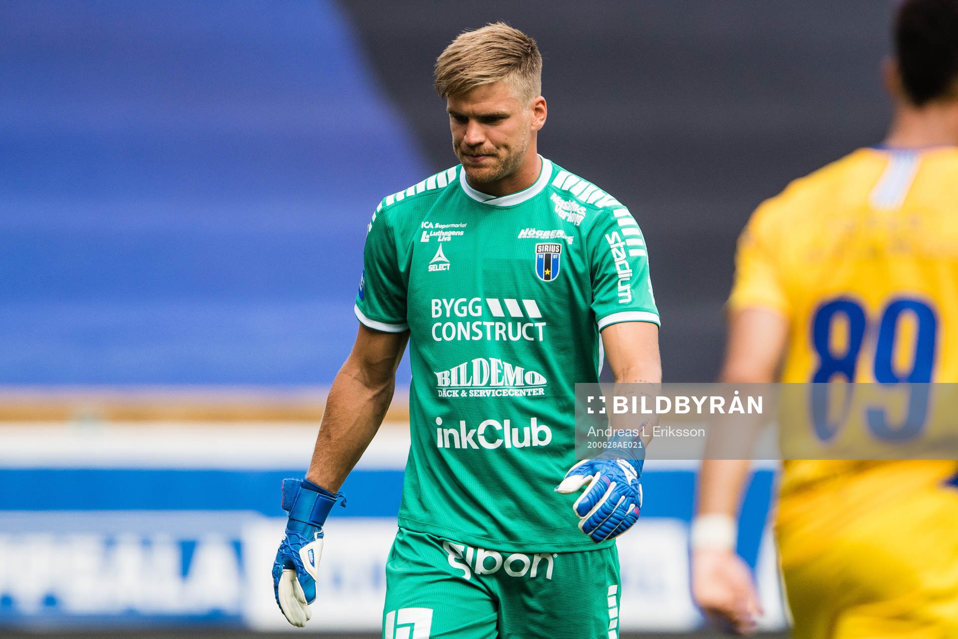 Sirius målvakt Lukas Jonsson deppar