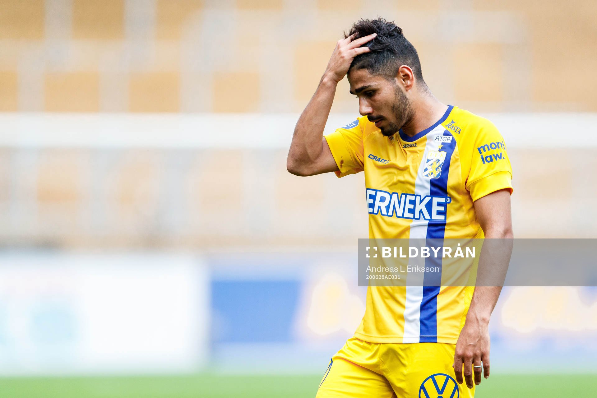 IFK Göteborgs Hosam Aiesh deppar