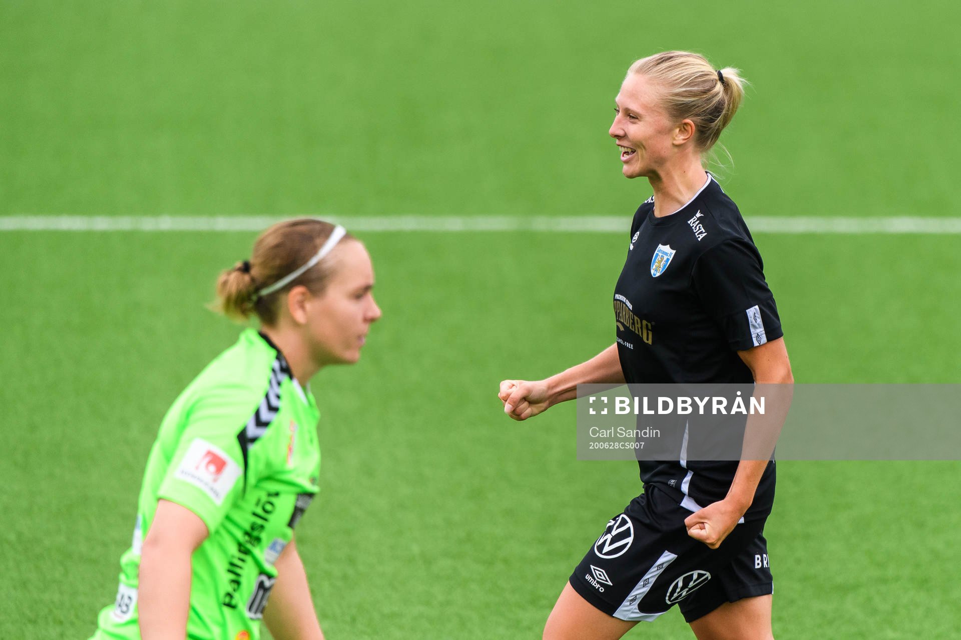 Kristianstads målvakt Brett Elizabeth Maron deppar medan