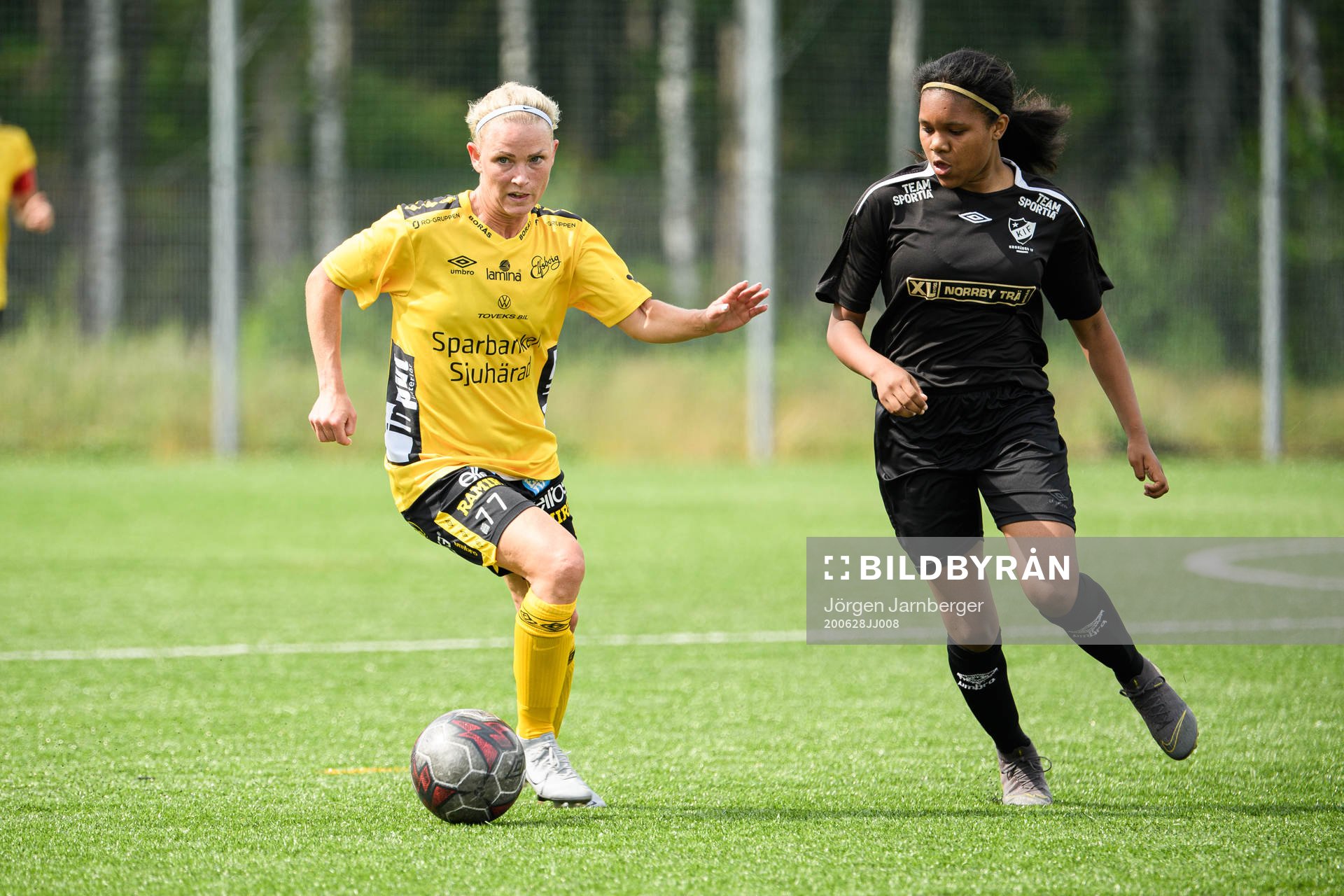 Elfsborgs Sara Jardving och Kronängs Vanessa Lopez