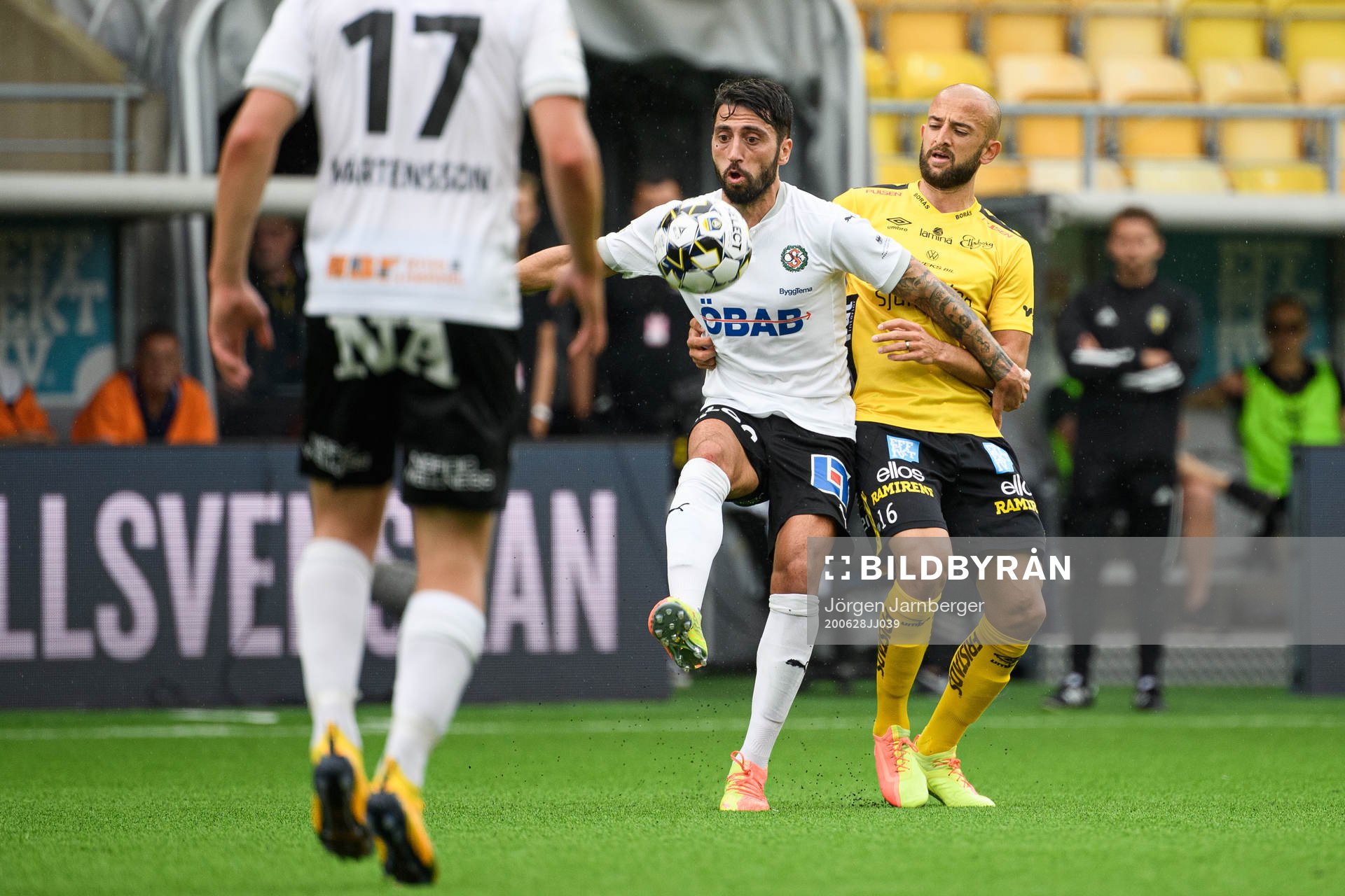 Örebros Nahir Besara och Elfsborgs Robert Gojani