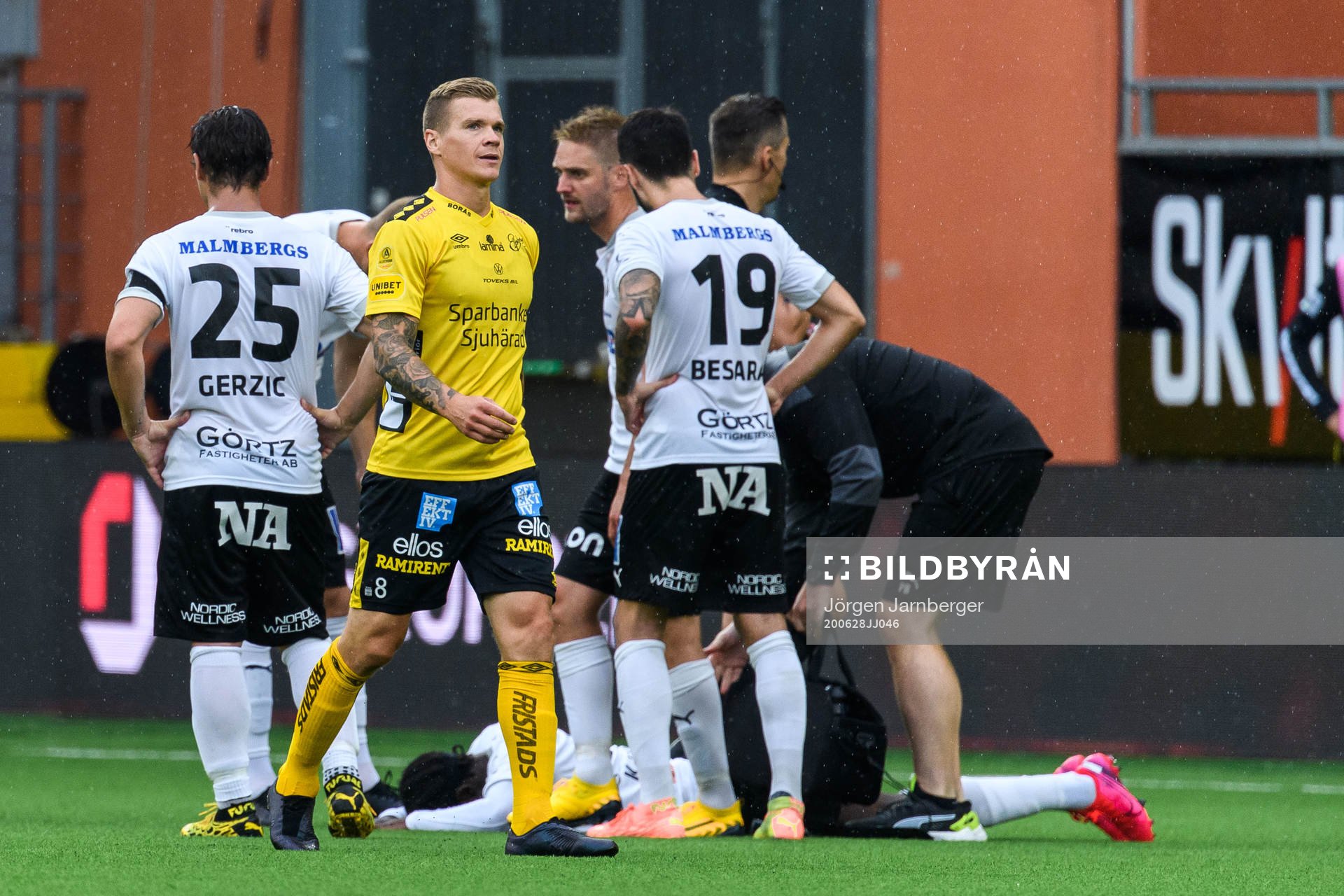 Elfsborgs Samuel Holmén lämnar planen