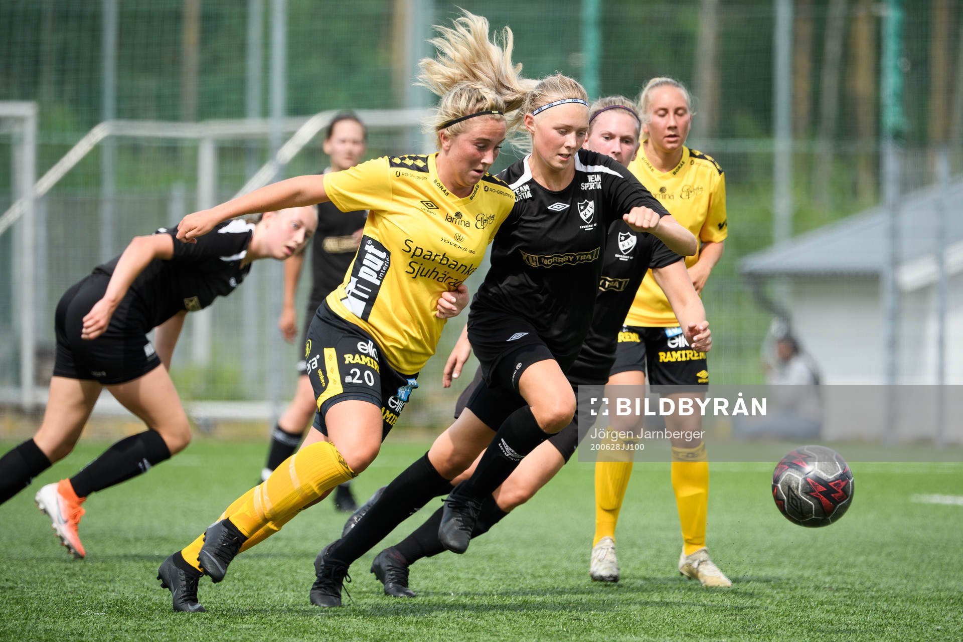Elfsborgs Ebba Johansson ochKronängs Clara Ahlberg