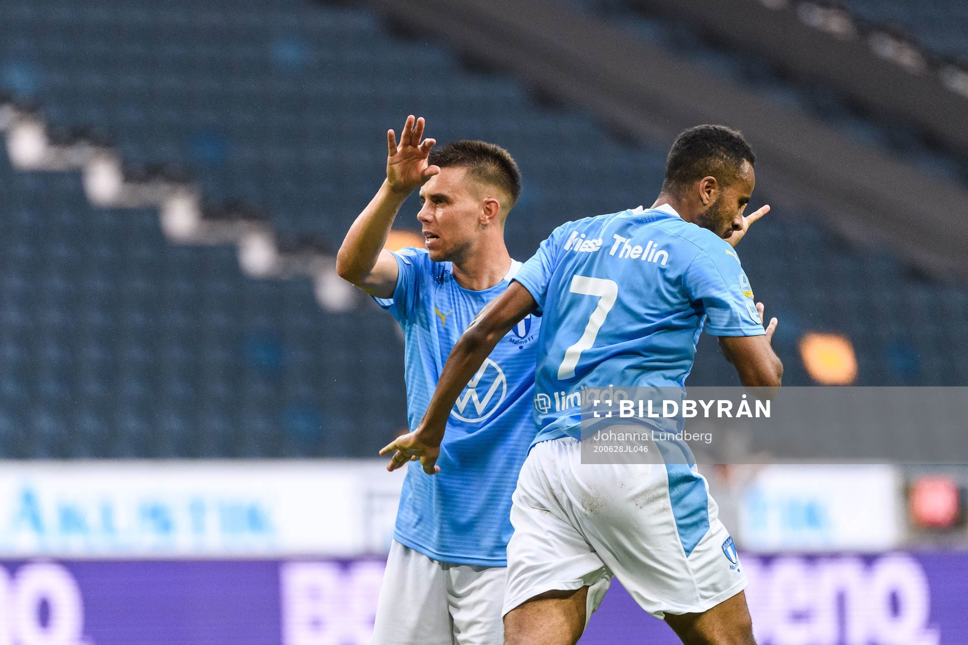 Malmö FFs Isaac Kiese Thelin och Jonas Knudsen jublar