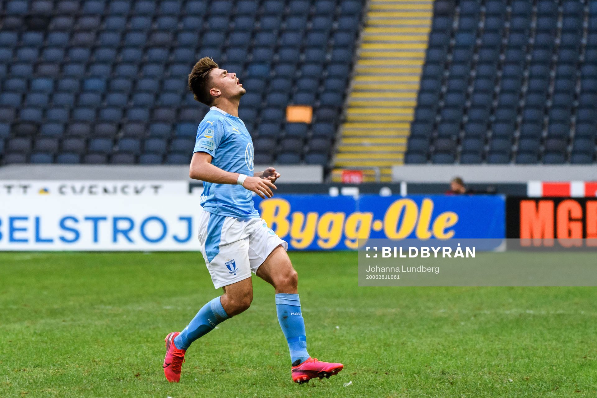 Malmö FFs Tim Prica deppar