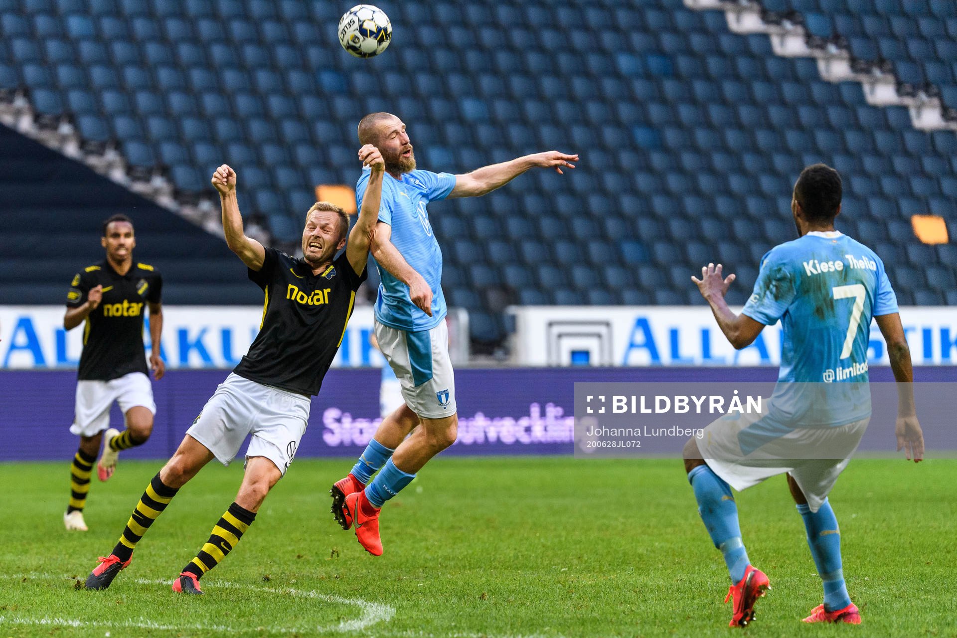 s Sebastian Larsson och Malmö FFs Jo Inge Berget
