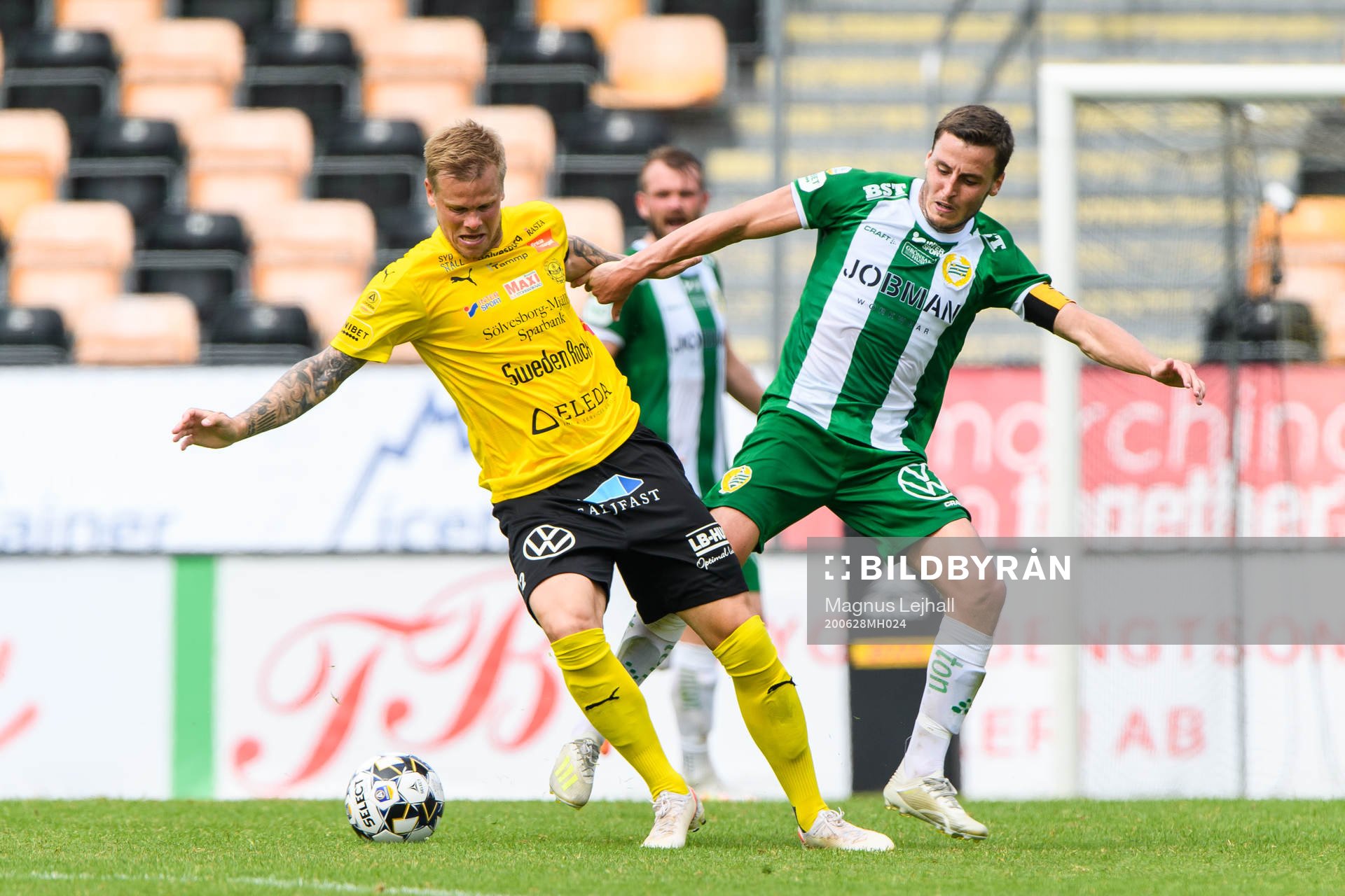 Mjällbys David Löfquist och Hammarbys Jeppe Andersen