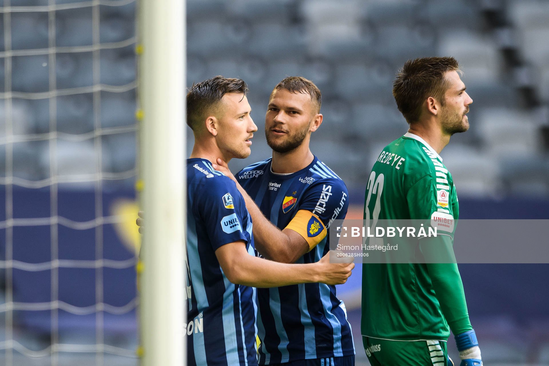 Djurgårdens Fredrik Ulvestad och Jesper Karlström jublar