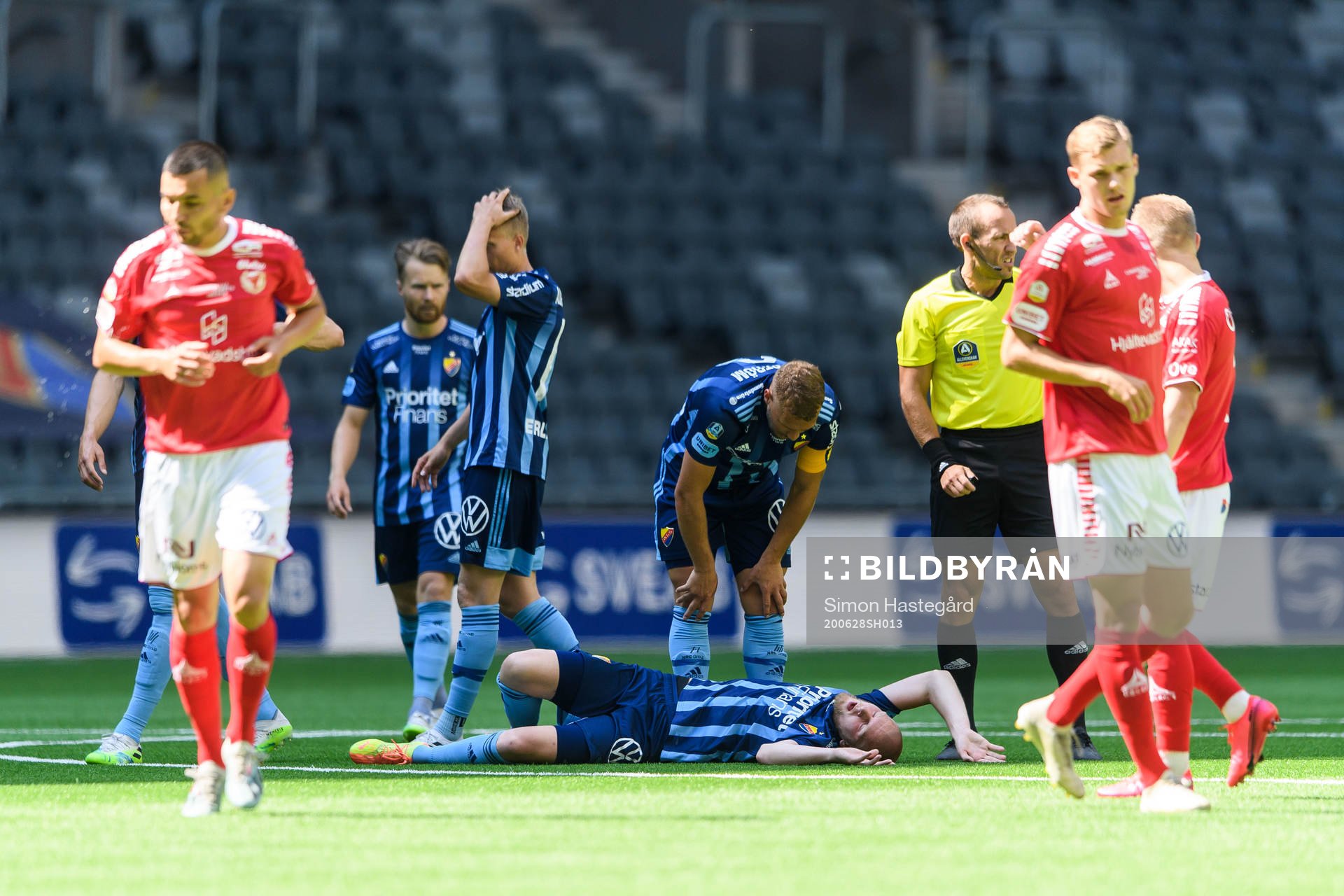 Djurgårdens Kalle Holmberg har ont
