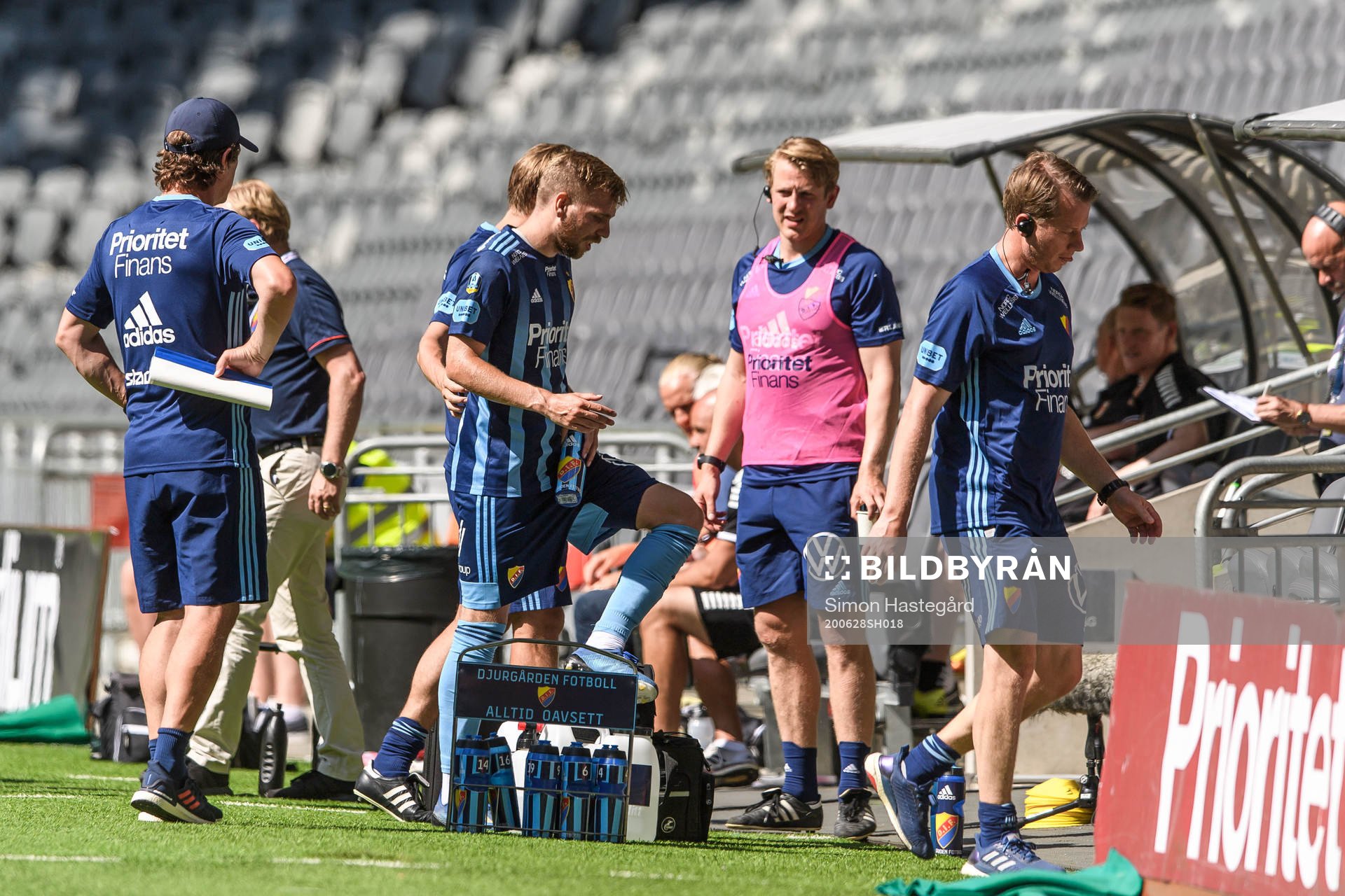 Djurgårdens Jonathan Ring lämnar planen