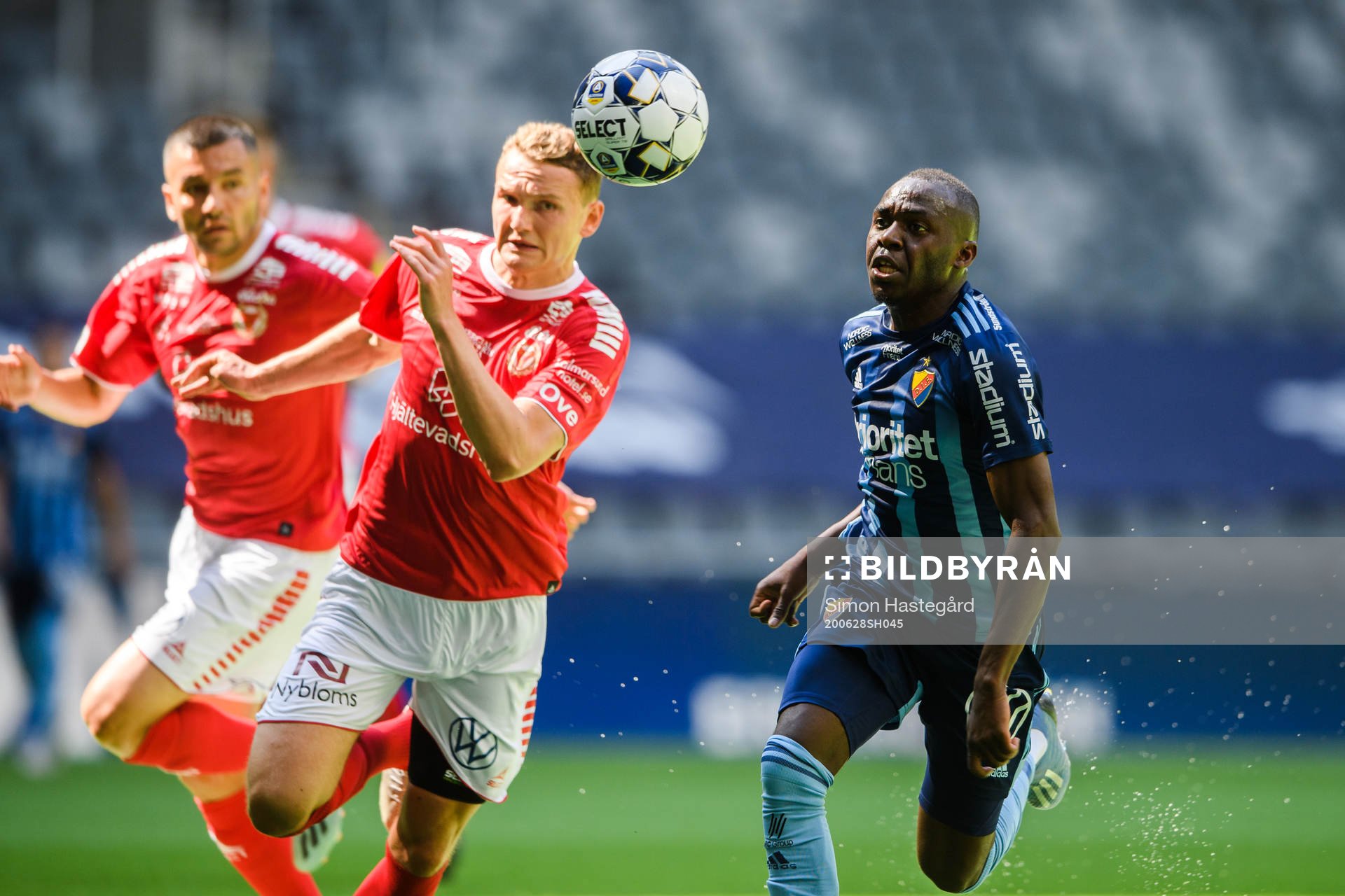 Kalmars Piotr Johansson och Djurgårdens Edward Chilufya