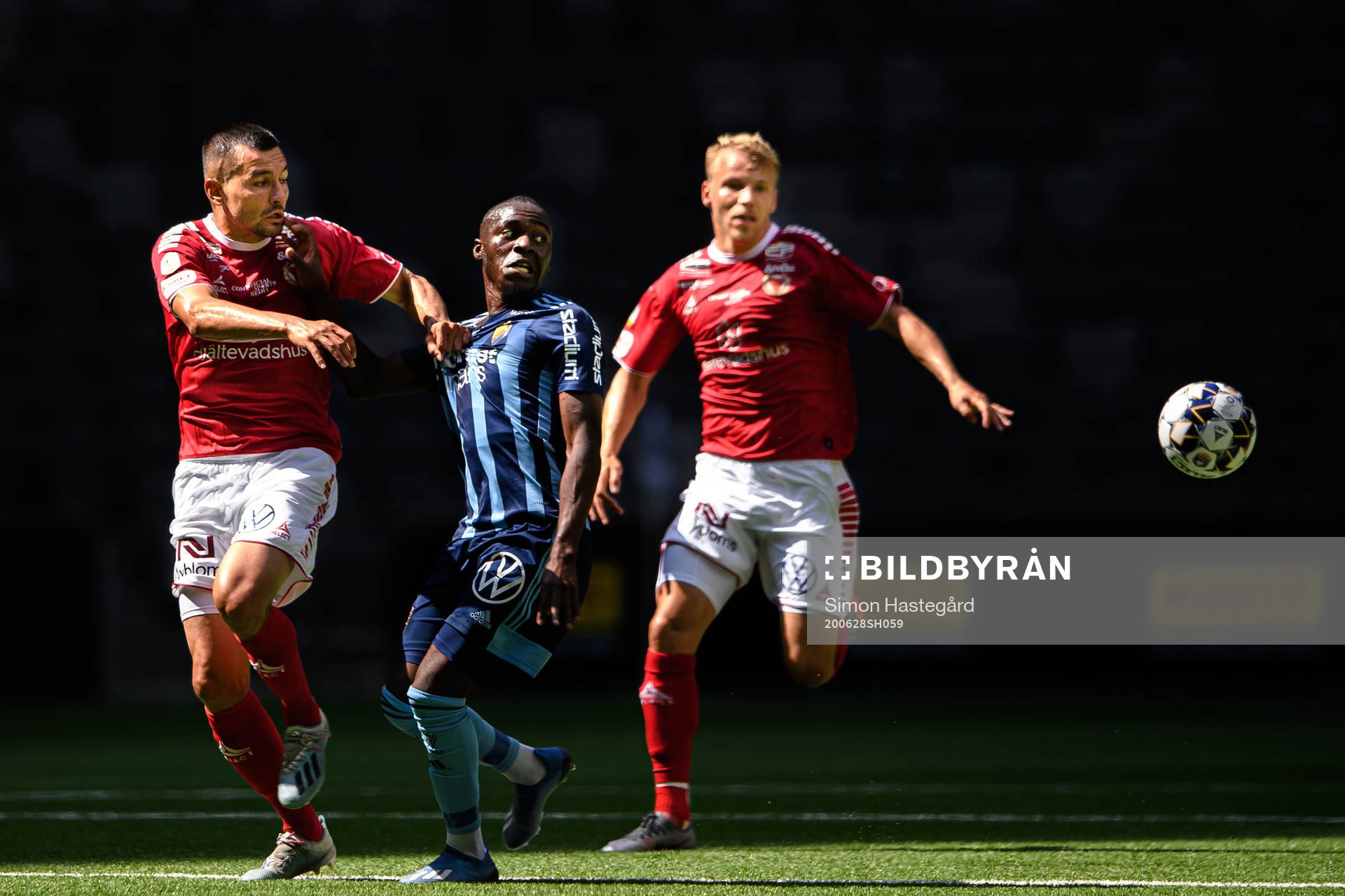 Kalmars Emin Nouri och Djurgårdens Edward Chilufya