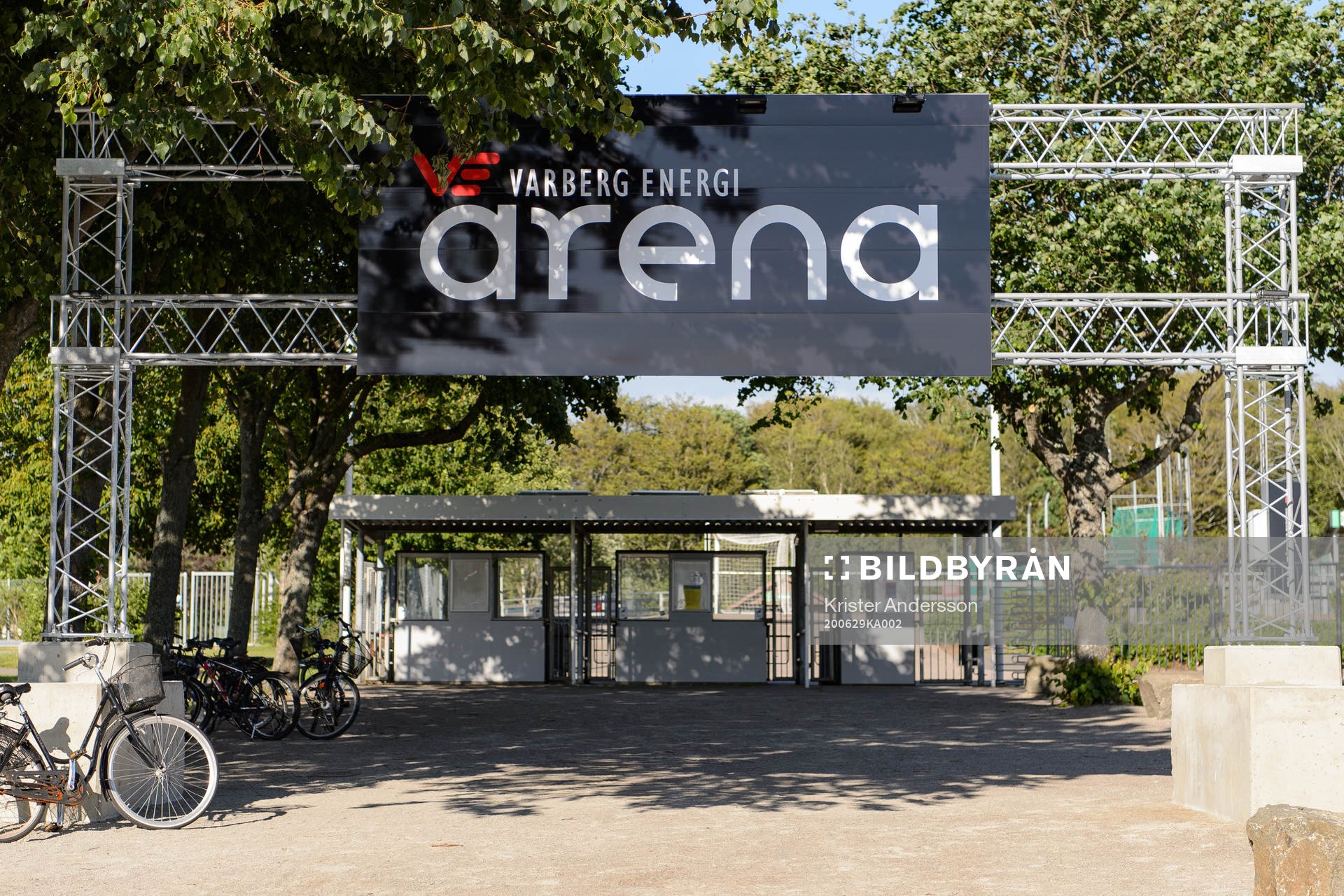 Entren till Varberg Energi Arena före fotbollsmatchen i