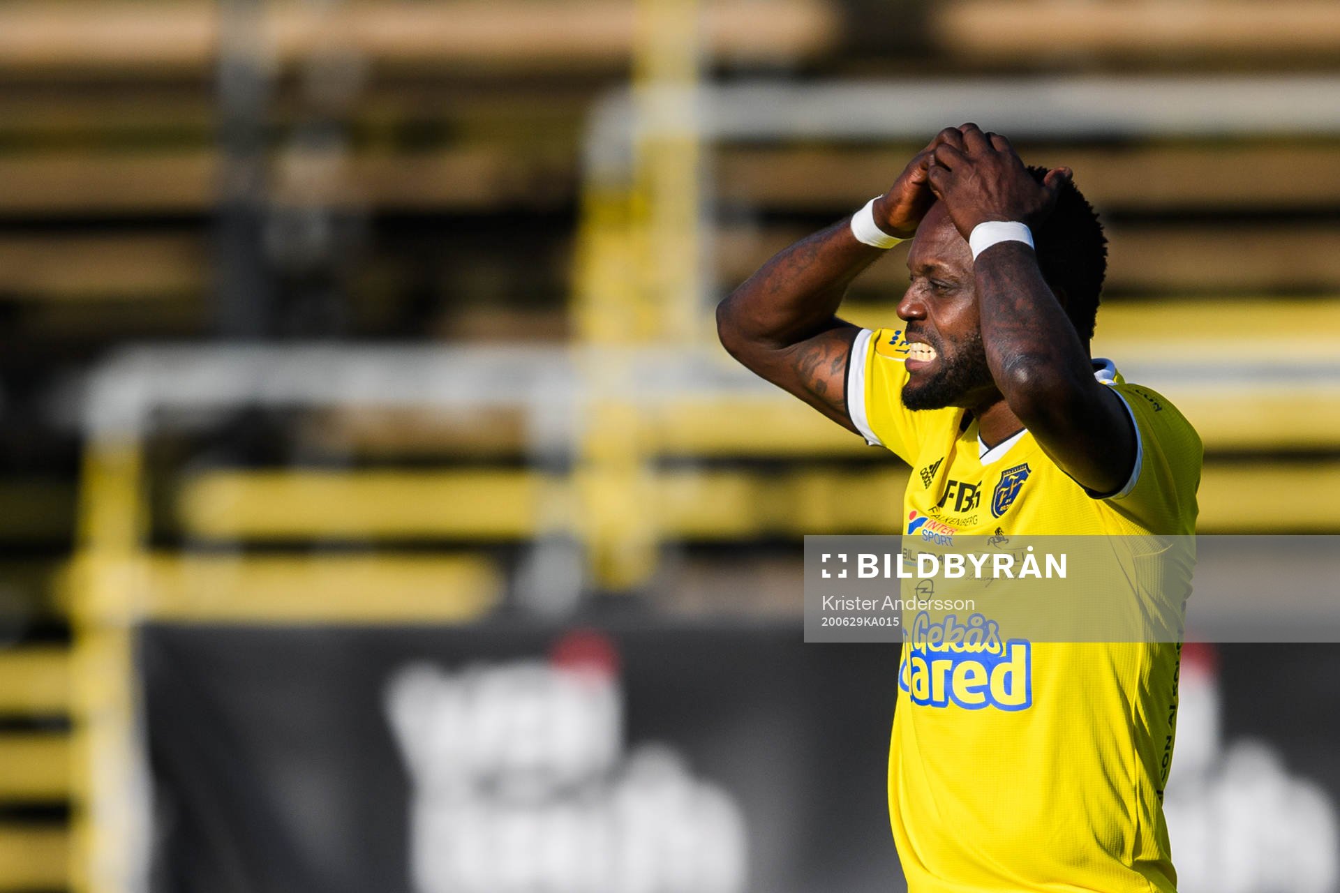 Falkenbergs John Chibuike deppar