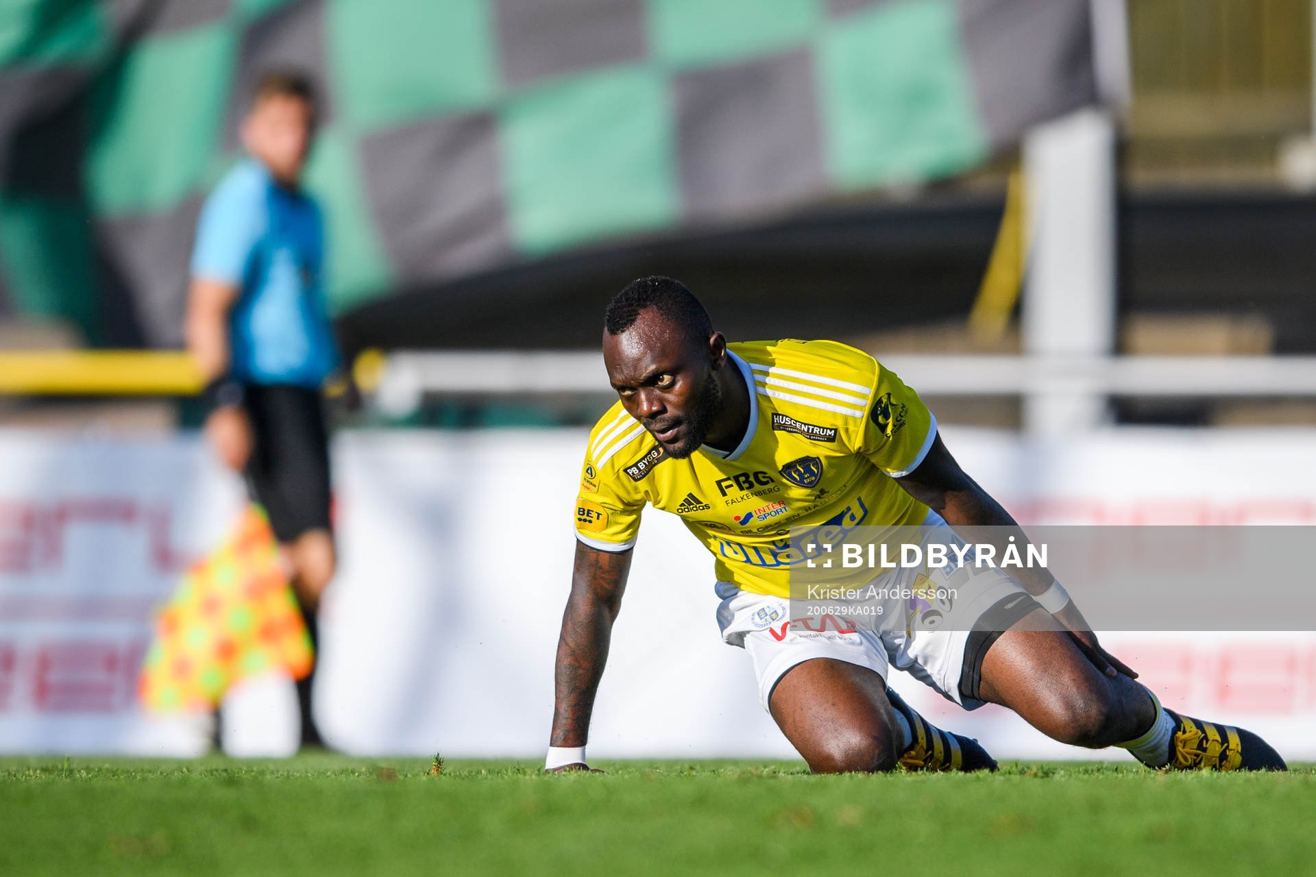 Falkenbergs John Chibuike deppar