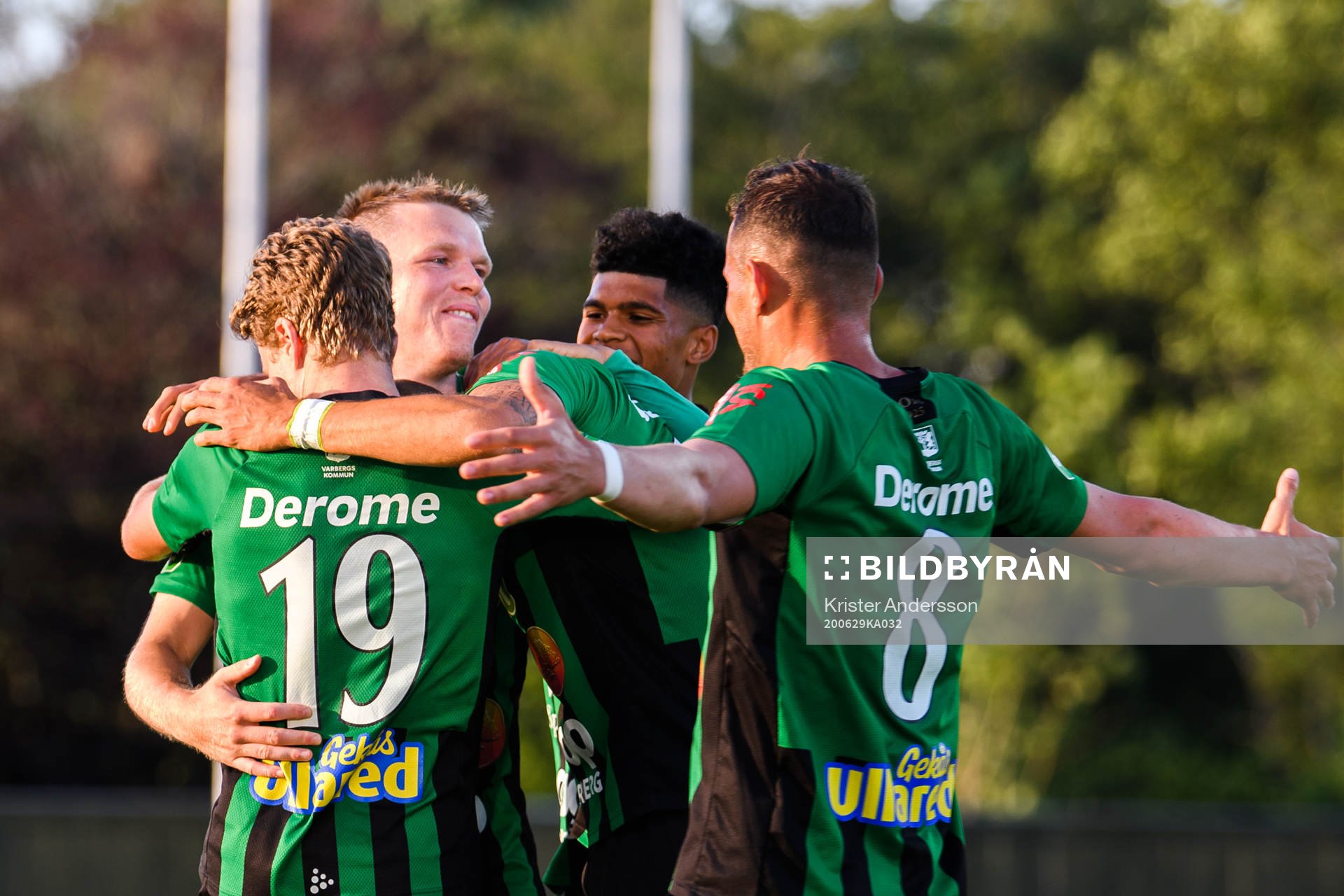 Varbergs spelare jublar