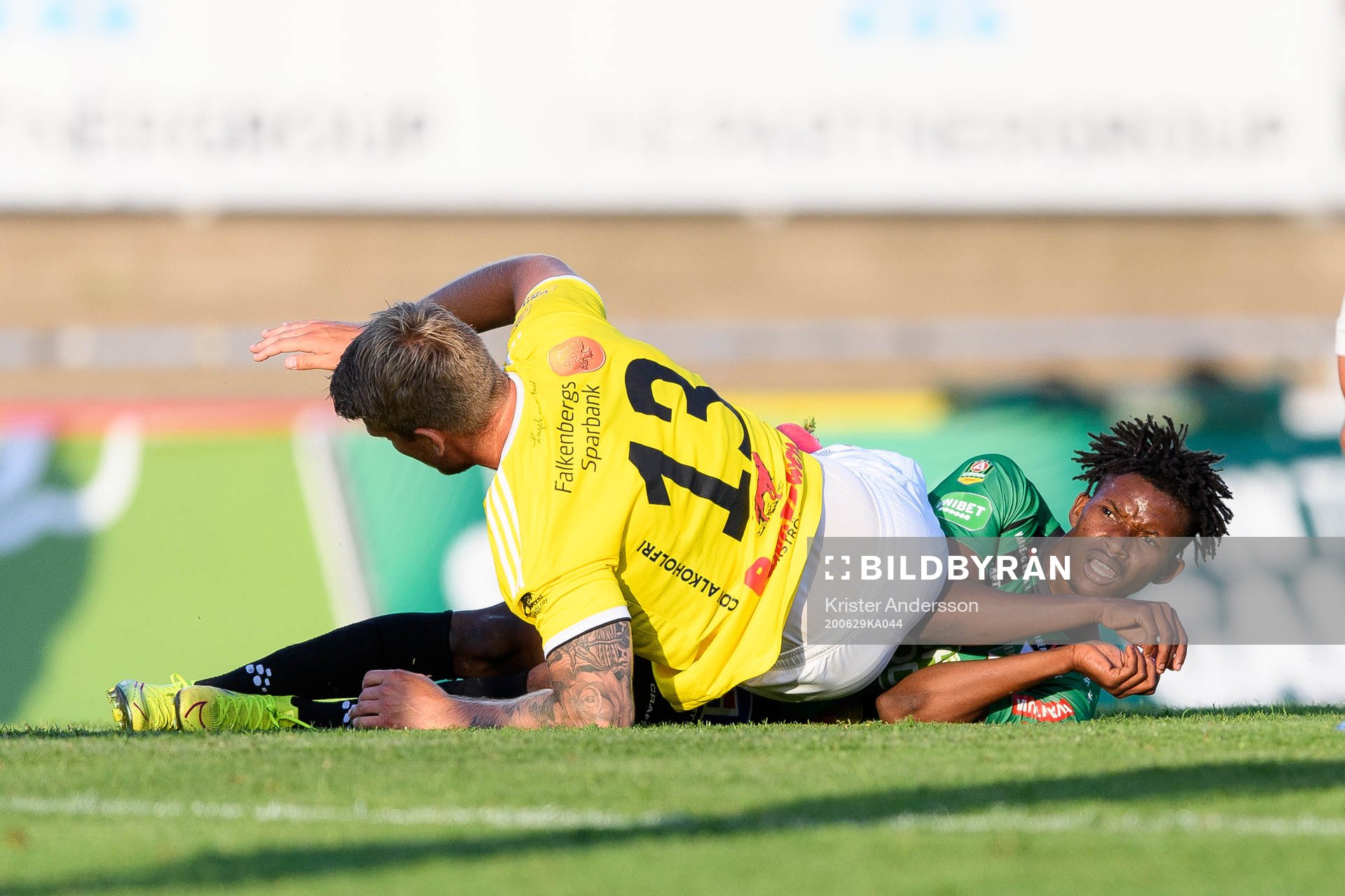 Falkenbergs Marcus Klingenberg Mathisen och Varbergs Adama