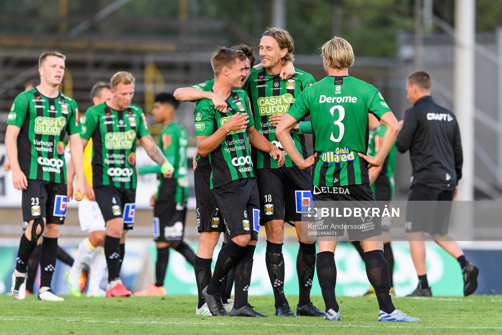 Varbergs spelare jublar