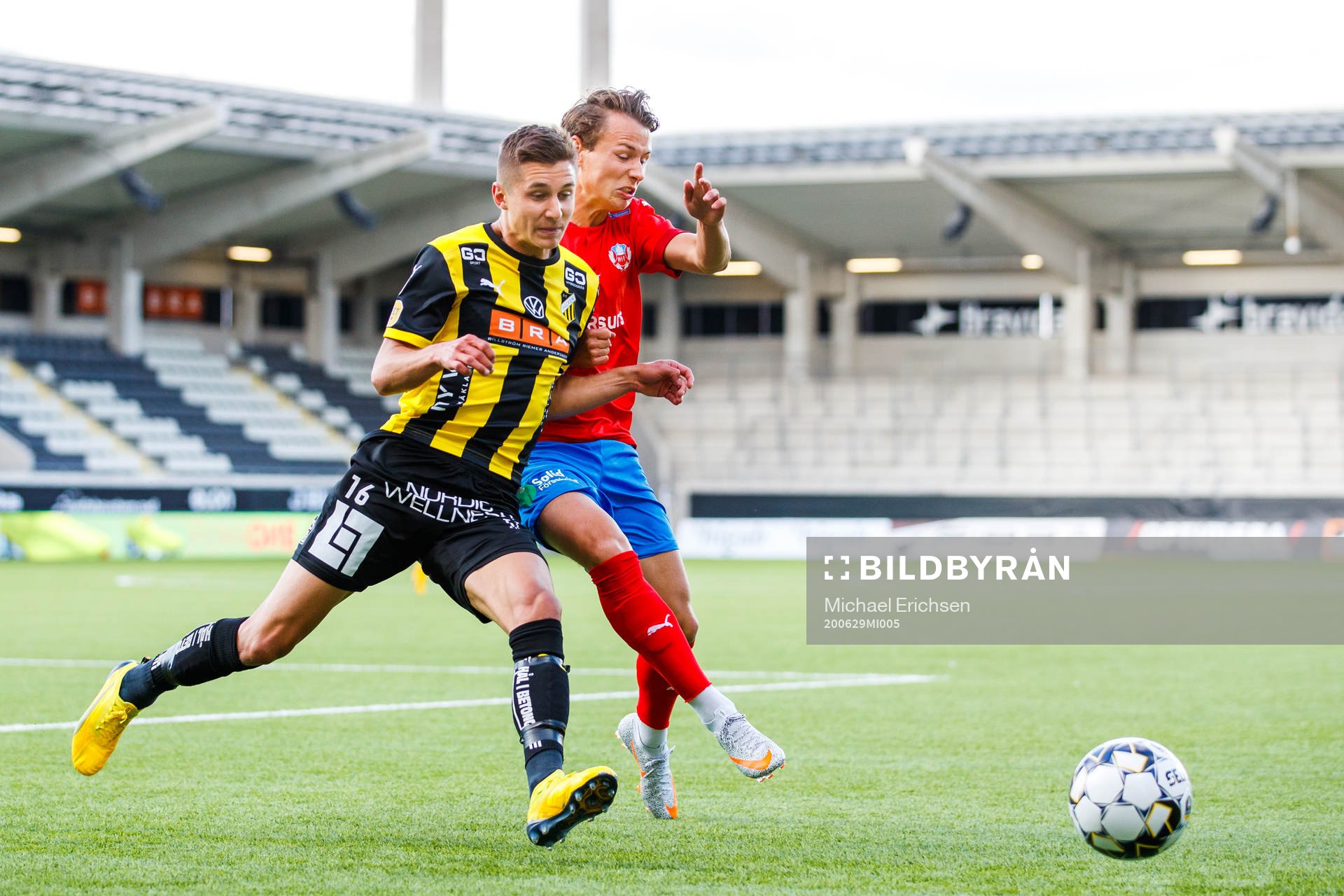 Häckens Leo Bengtsson och Helsingborgs Alex Timossi