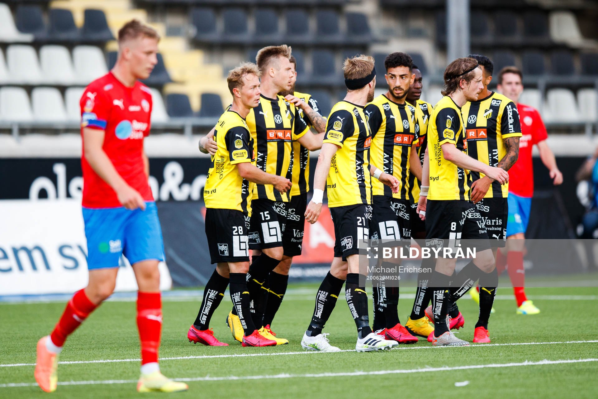 Häckens Alexander Söderlund jublar