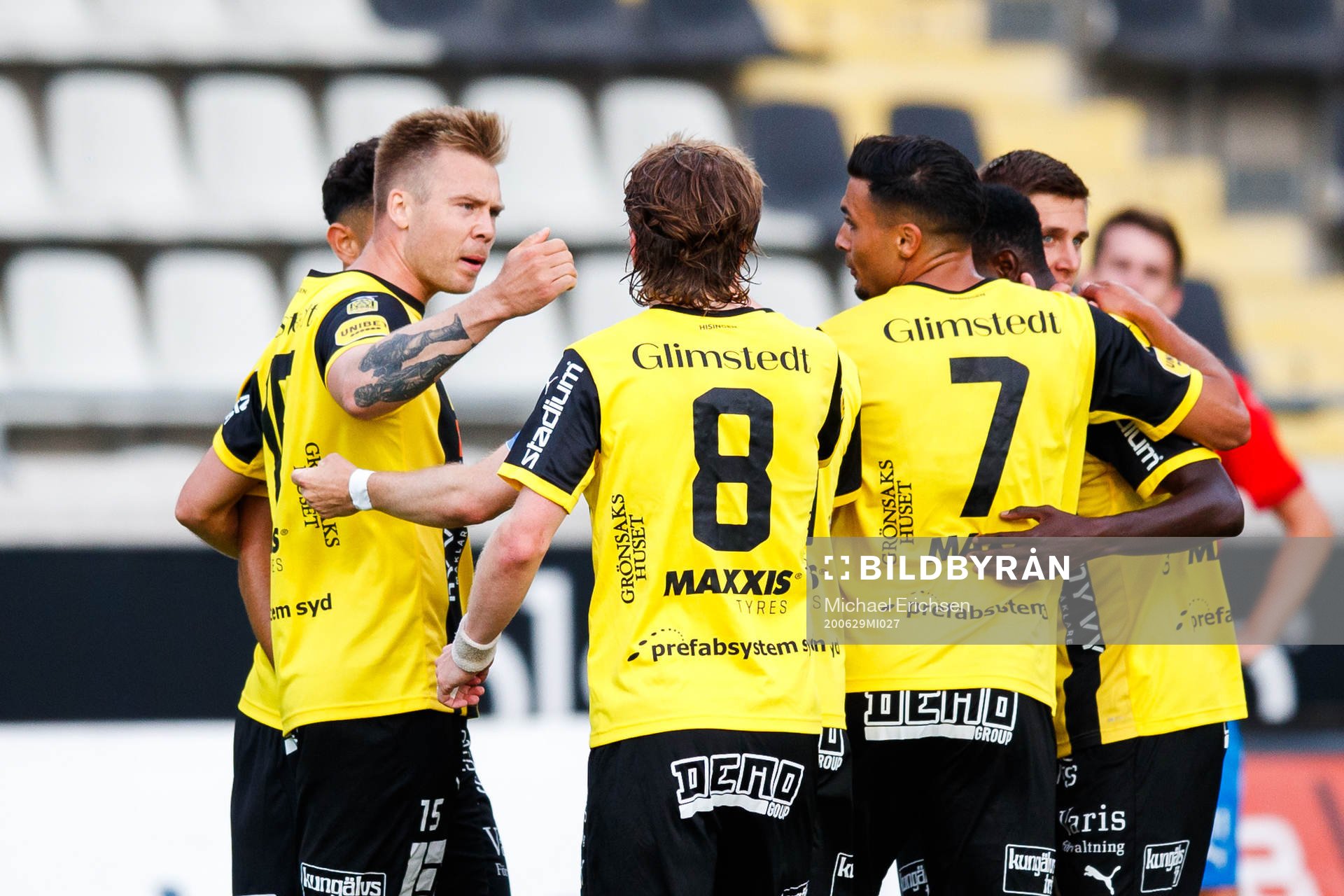 Häckens Alexander Söderlund jublar