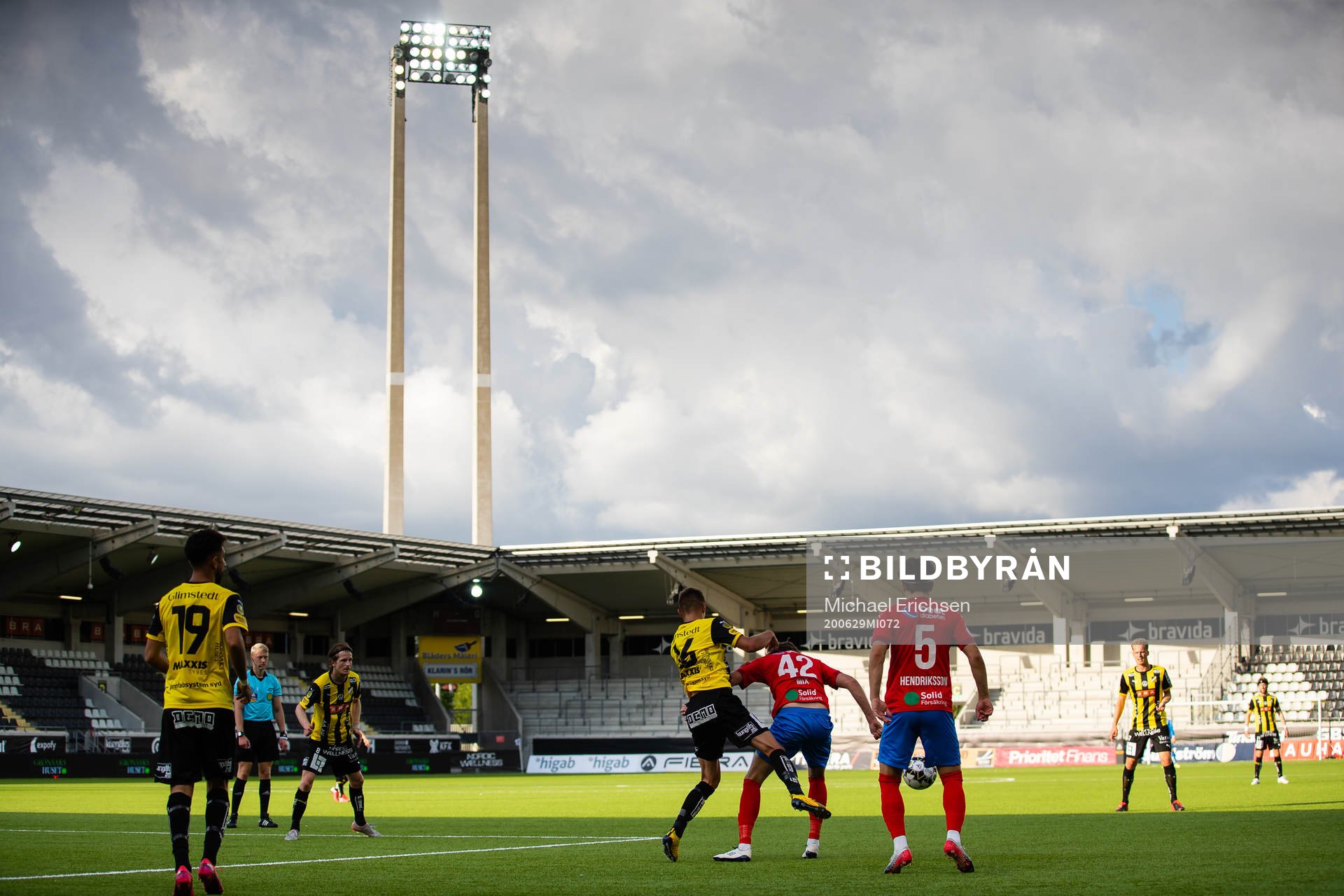 Tomma läktare på Bravida Arena under fotbollsmatchen i Allsvenskan mellan Häcken och Helsingborg den 29 juni 2020 i Göteborg.