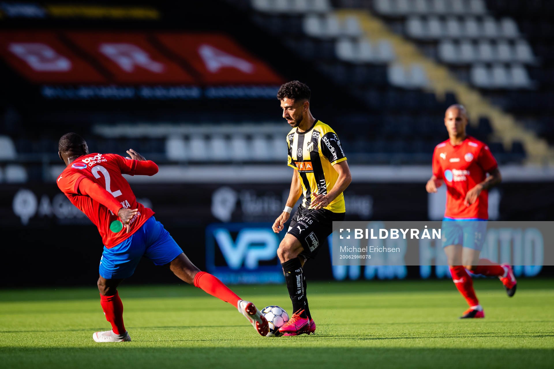 Häckens Daleho Irandust mot Helsingborgs Ravy Tsouka Dozi
