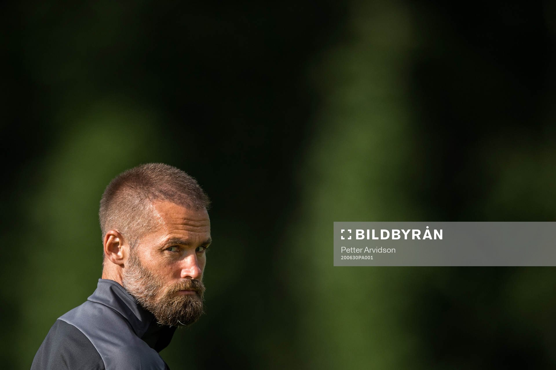 Tränare Olof Mellberg under en träning med det allsvenska fotbollslaget Helsingborg den 30 juni 2020 i Helsingborg.