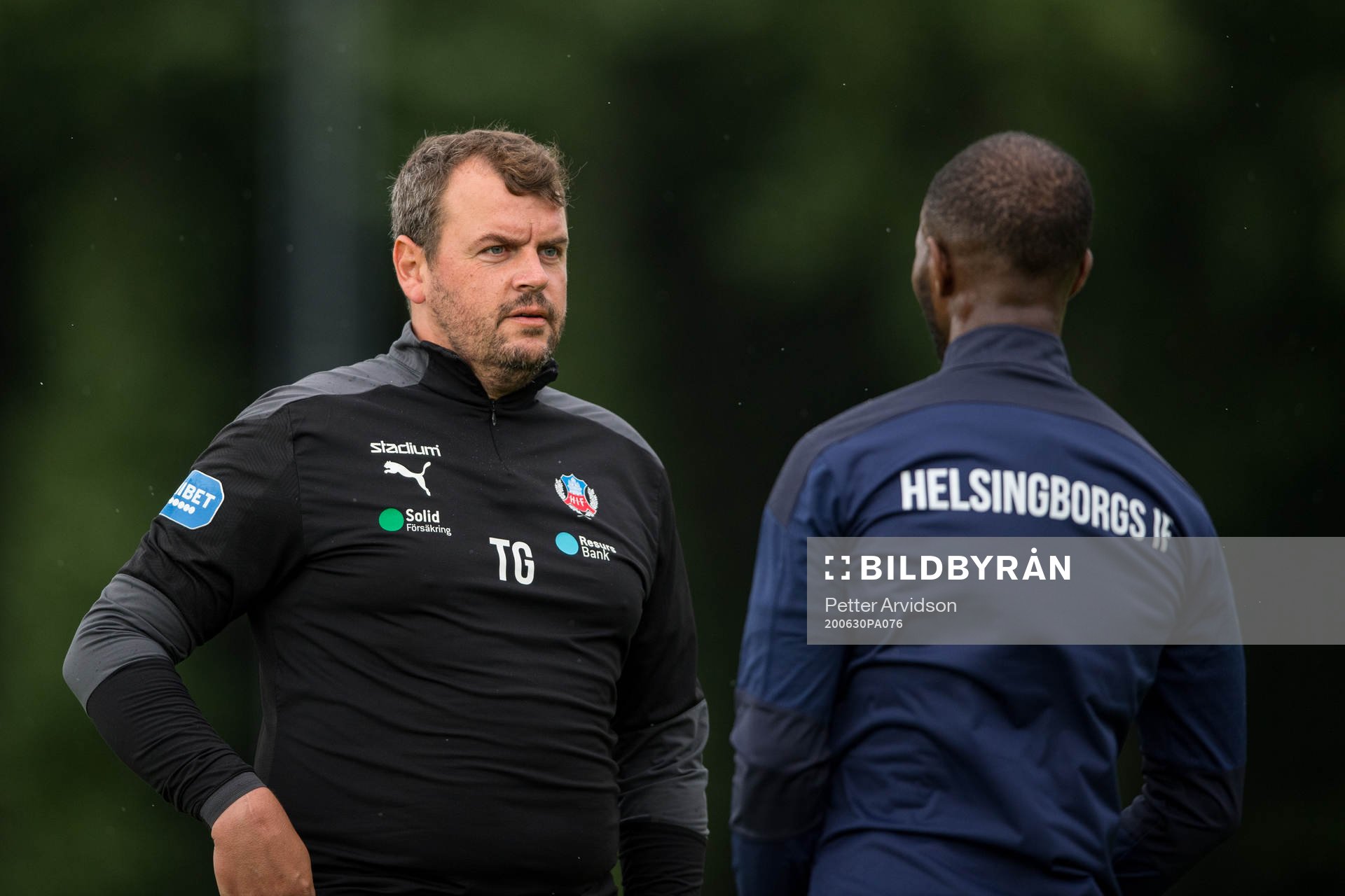 Assisterande tränare Thomas Gabrielsson och Mohammed