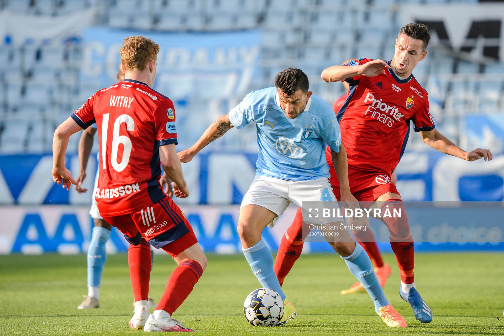 Malmö FFs Behrang Safari och Djurgårdens Nicklas Bärkroth