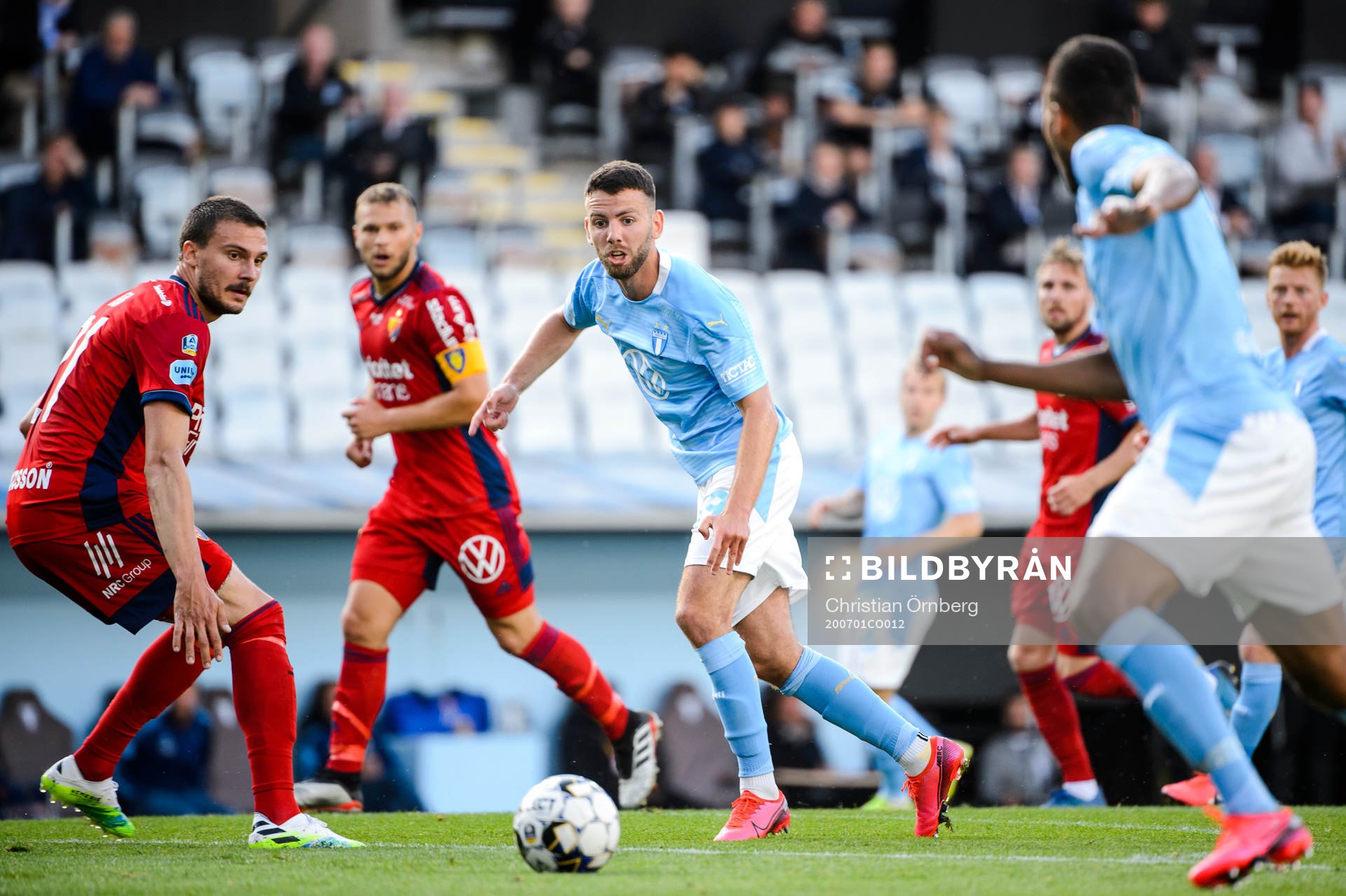 Djurgårdens Erik Berg och Malmö FFs Erdal Rakip
