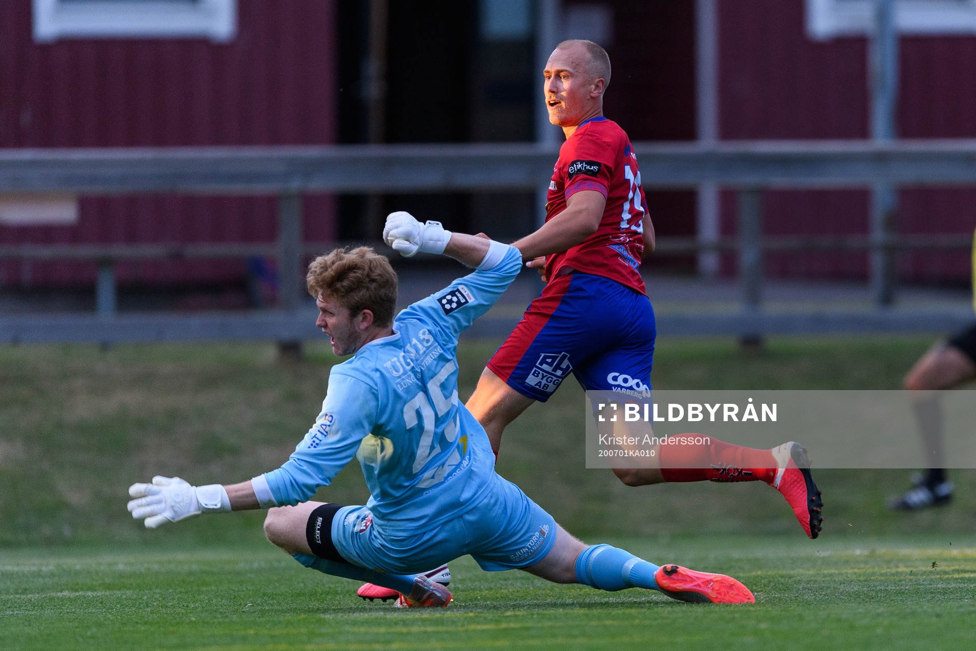 Tvååkers Jakob Adolfsson gör 2-1