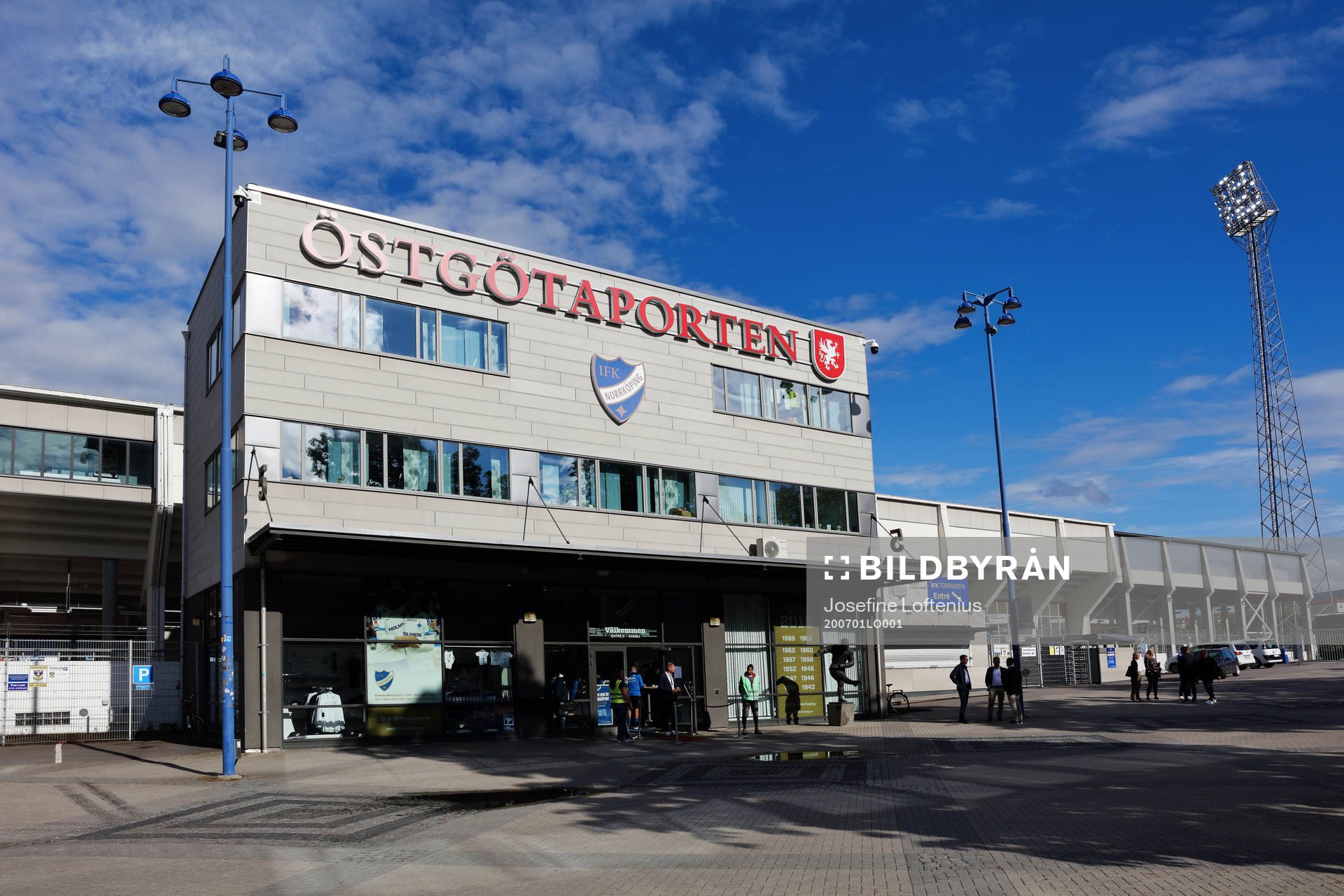 Östgötaporten innan fotbollsmatchen i Allsvenskan mellan