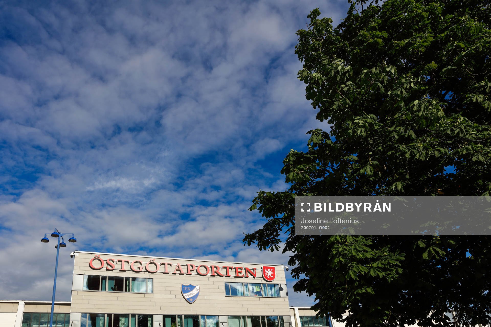 Östgötaporten innan fotbollsmatchen i Allsvenskan mellan