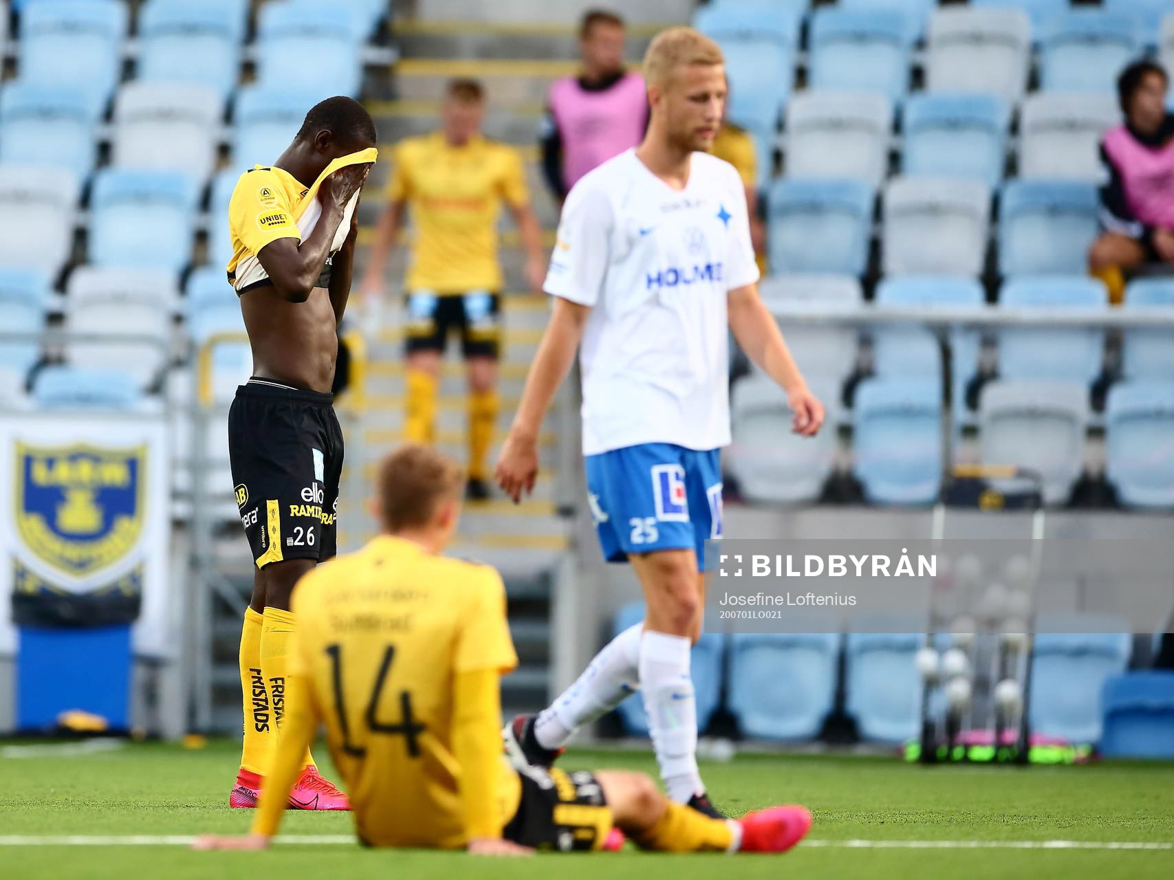 Elfsborgs Marokhy Ndione och Jacob Ondrejka deppar