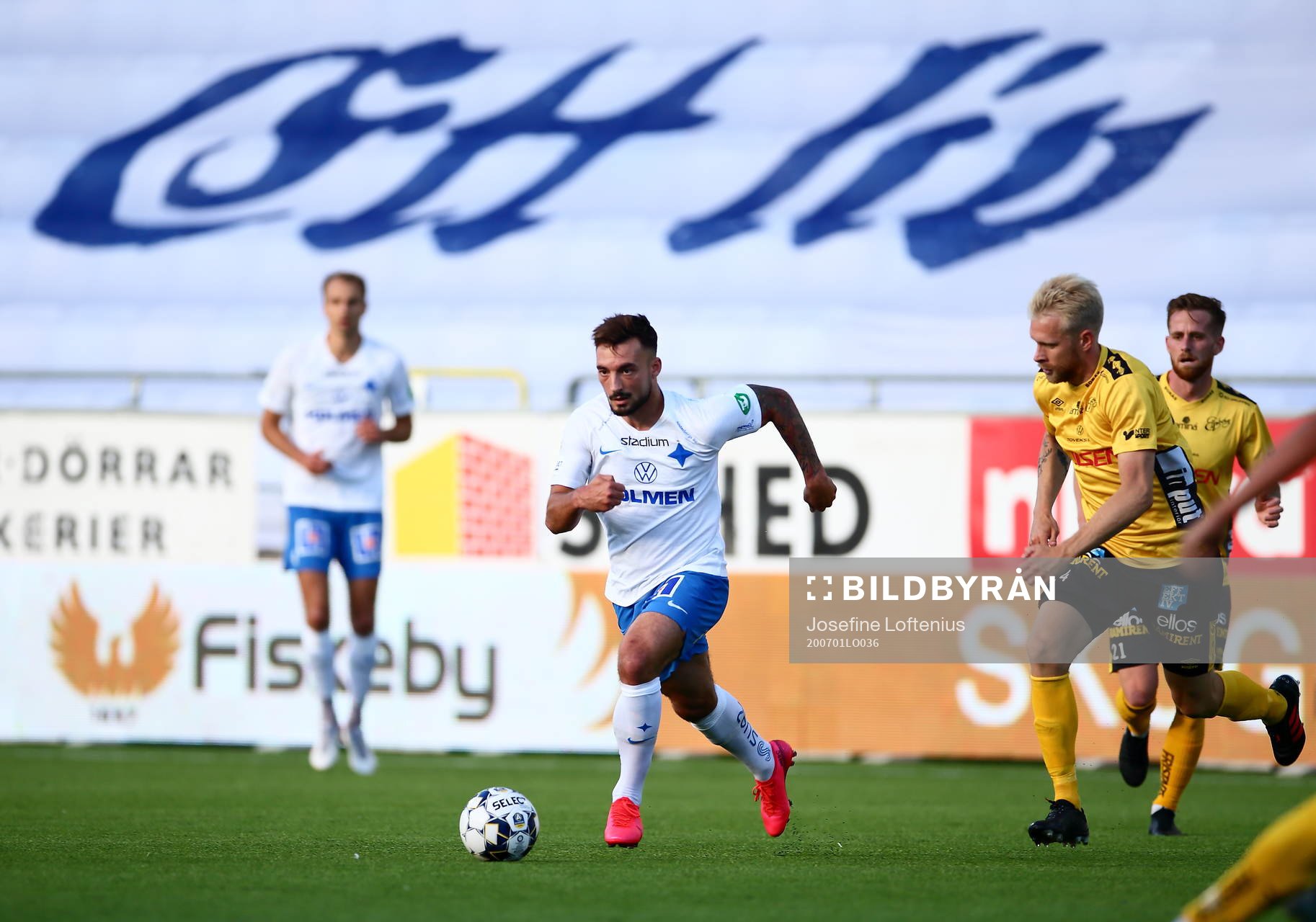 IFK Norrköpings Sead Haksabanovic jagas av Elfsborgs Johan