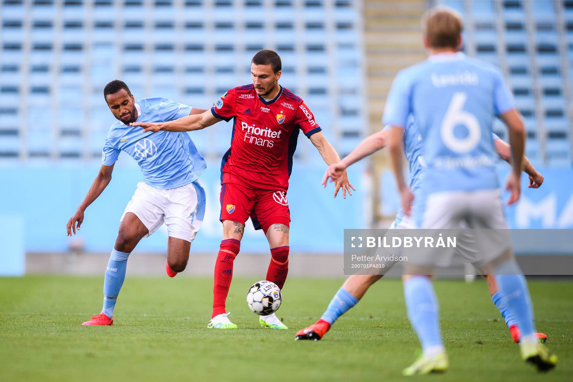 Malmö FFs Isaac Kiese Thelin och Djurgårdens Erik Berg