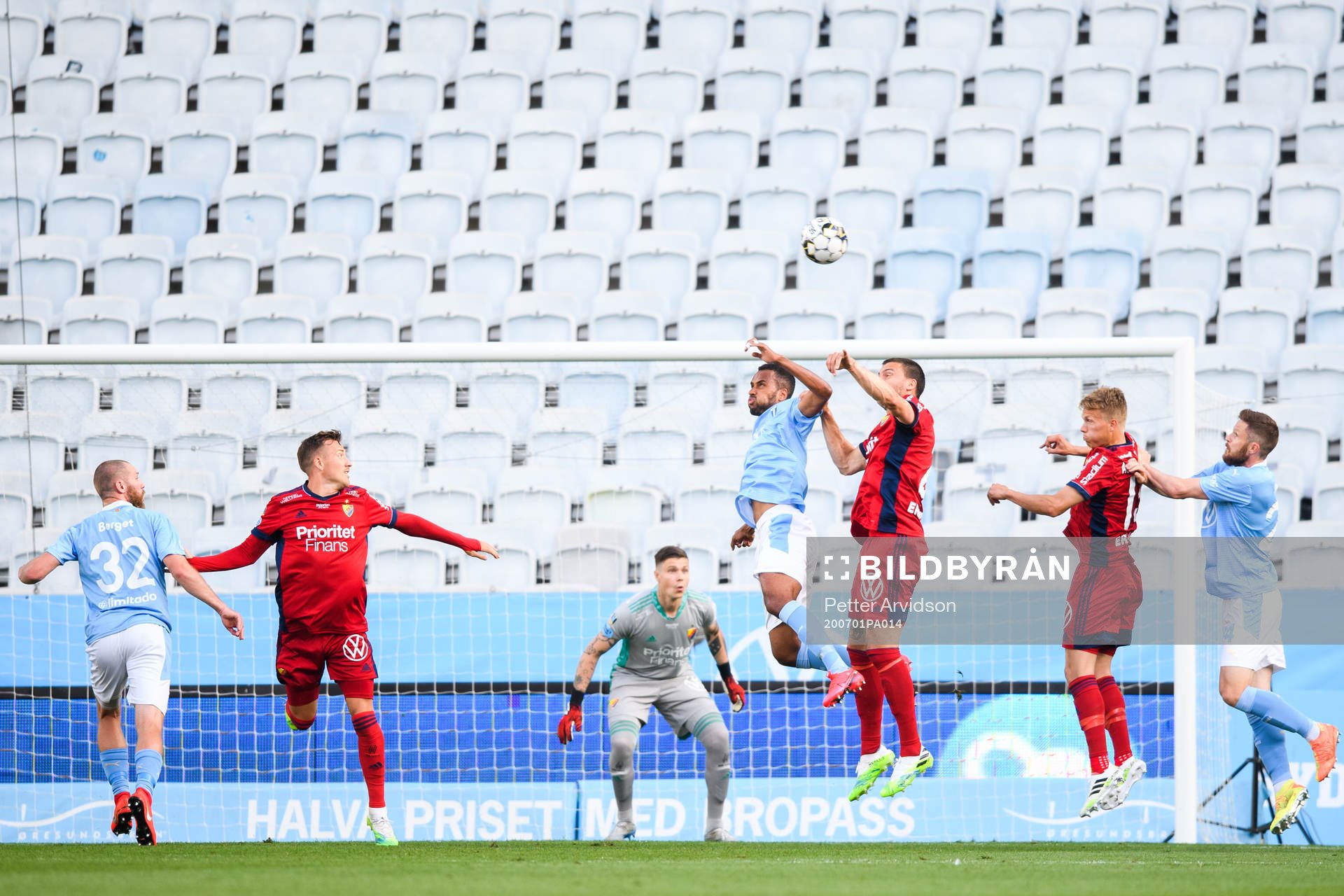 Malmö FFs Isaac Kiese Thelin och Lasse Nielsen oroar